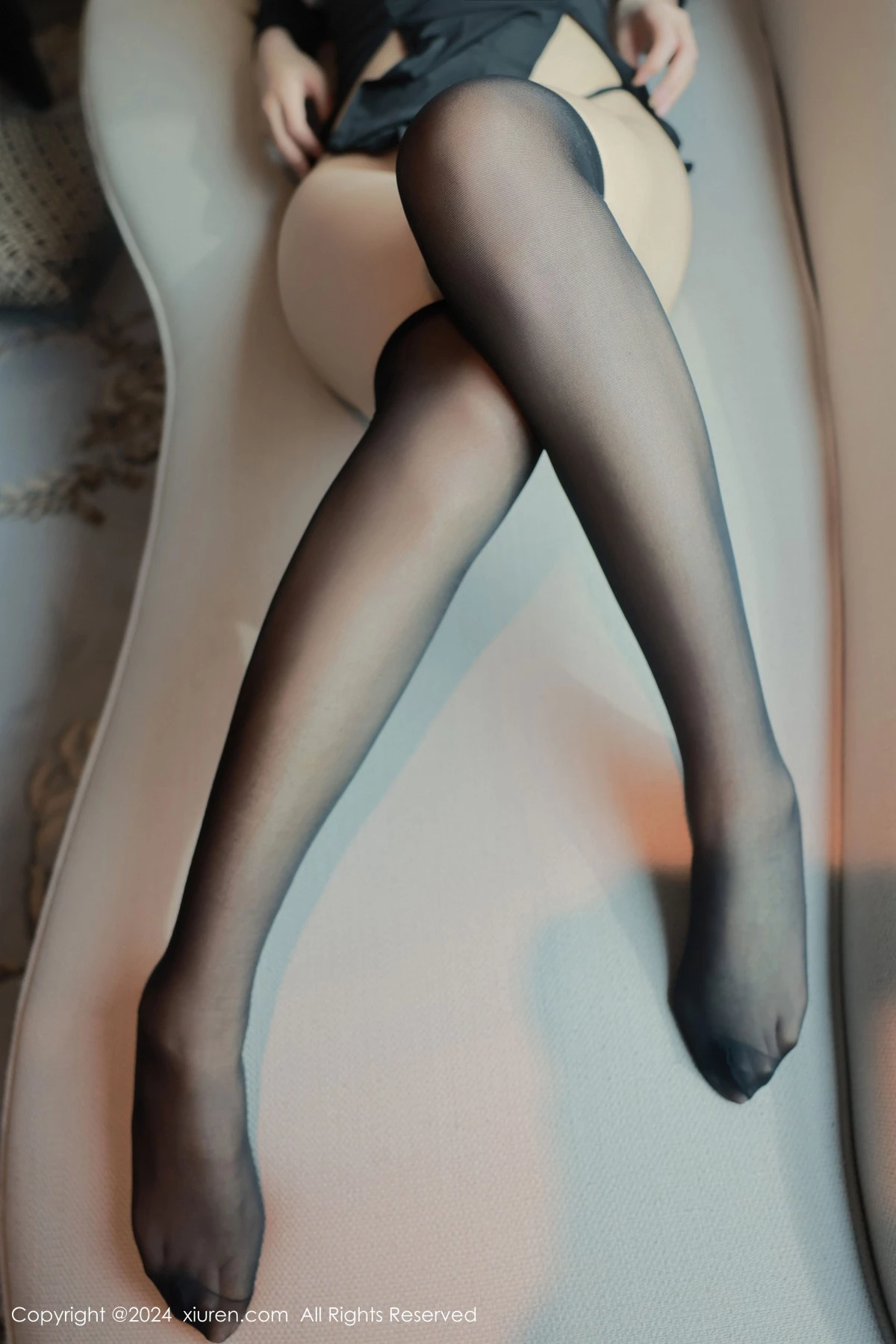[[XiuRen秀人网]秀人网]No.8614_模特雪糕CiCi性感修女服饰配黑色丝袜露丁字裤秀翘臀诱惑写真80P