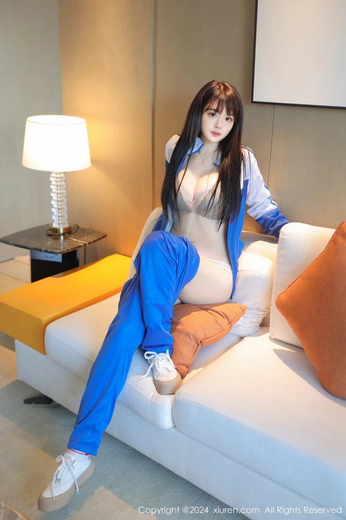 [[XiuRen秀人网]秀人网]No.8631_模特陈柒柒性感蓝色学妹服饰露白色内衣秀丰腴惹火身材诱惑写真87P