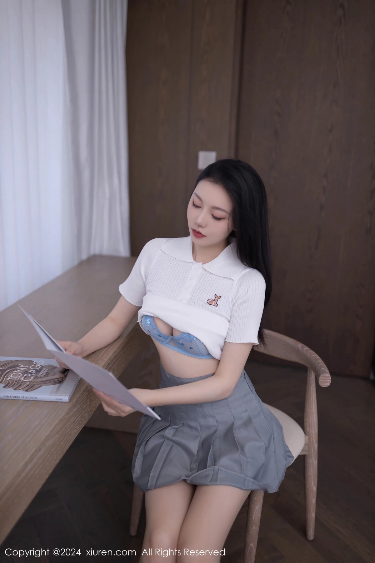 [[XiuRen秀人网]秀人网]No.8649_模特安然anran性感白色上衣配灰色短裙露蕾丝内衣撩人诱惑写真80P