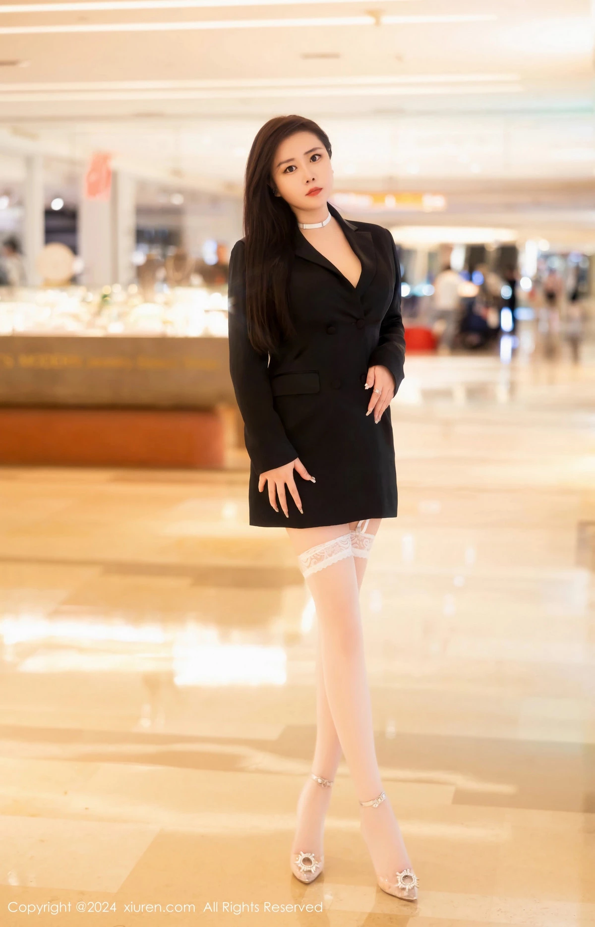 [[XiuRen秀人网]秀人网]No.8642_模特王婉悠Queen性感白色内衣配白丝吊袜秀惹火身材诱惑写真86P