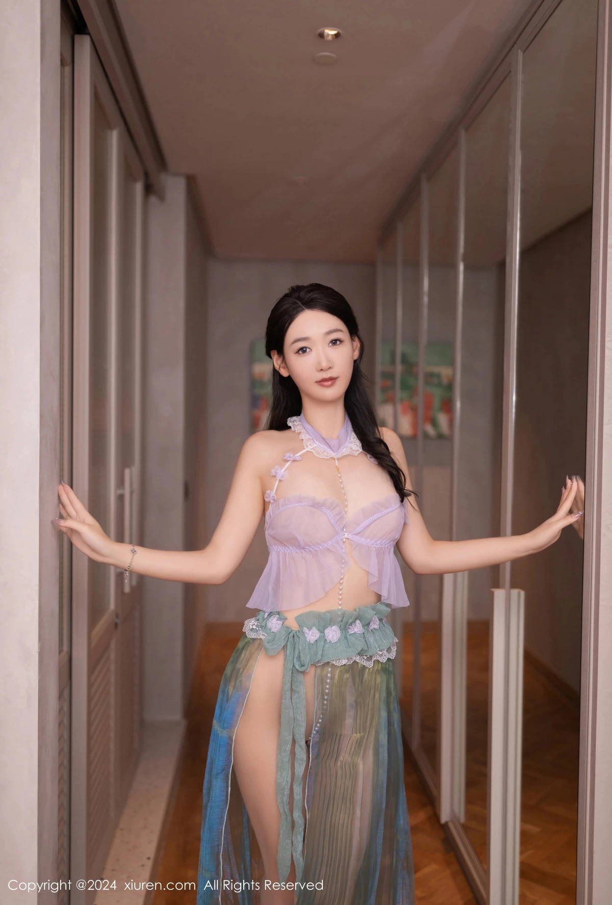 [[XiuRen秀人网]秀人网]No.8644_模特唐安琪性感浅色轻透古风服饰配超薄肉丝秀曼妙身姿诱惑写真80P