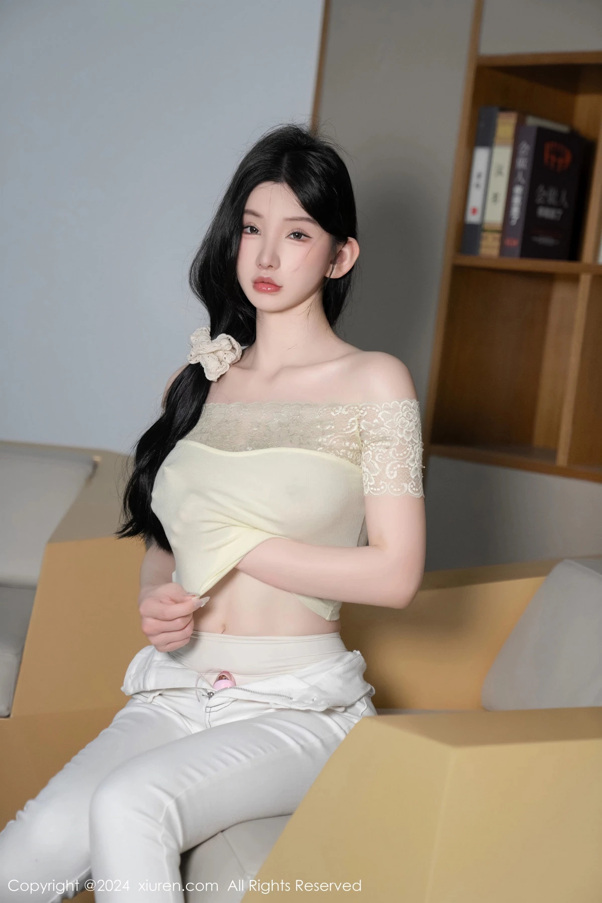 [[XiuRen秀人网]秀人网]No.8633_女神周于希Sally图书馆场景白色长裤露超薄肉丝秀美腿诱惑写真91P