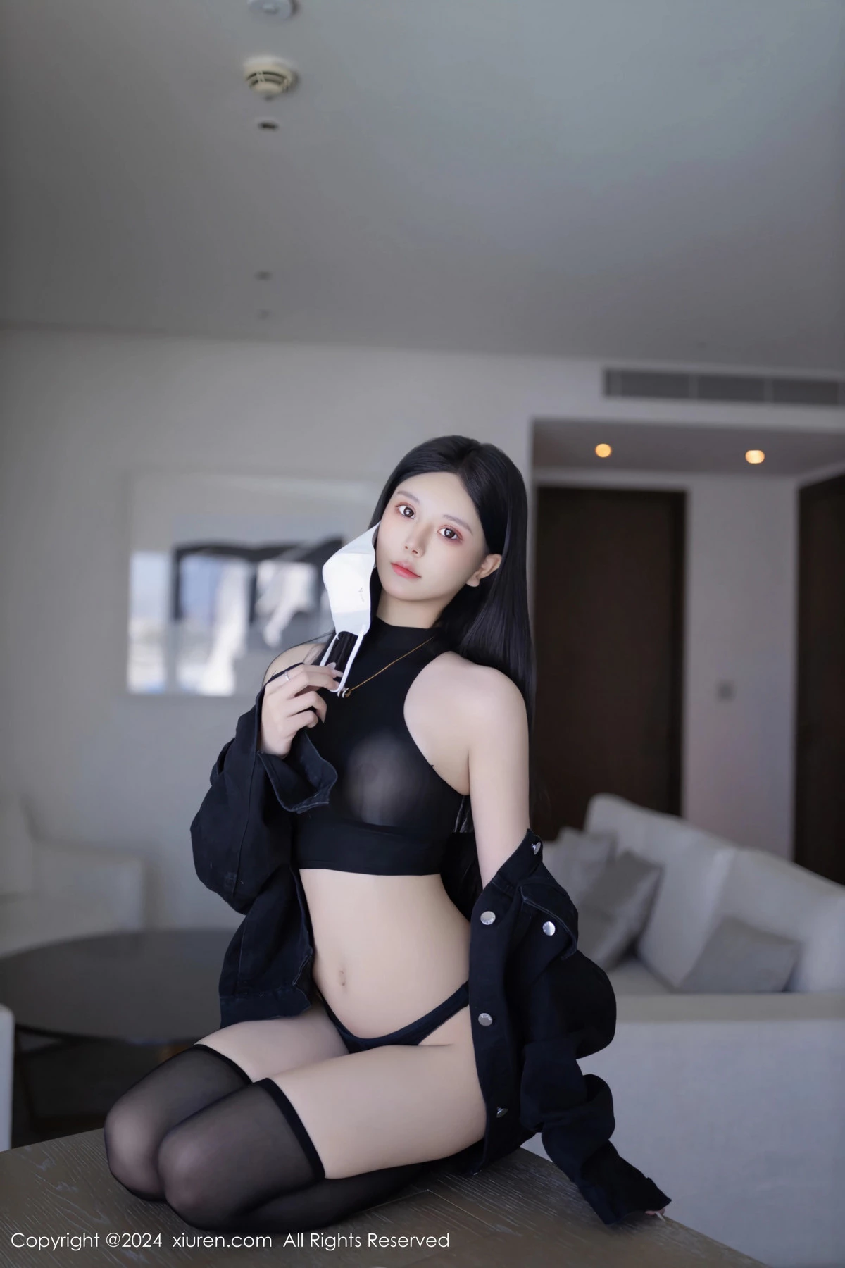 [[XiuRen秀人网]秀人网]No.8636_模特幼幼黑色外衣露性感黑色轻透内衣配黑丝袜秀美腿诱惑写真80P