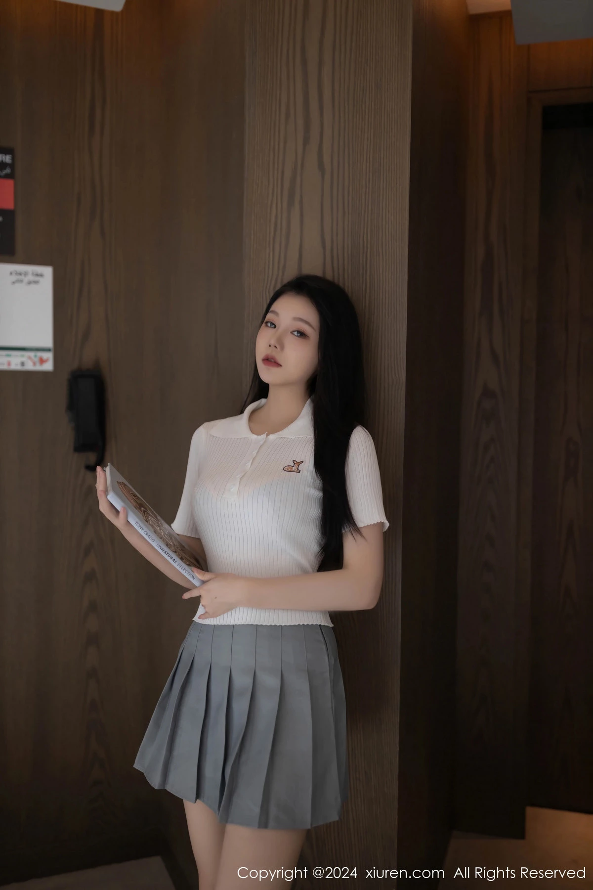 [[XiuRen秀人网]秀人网]No.8649_模特安然anran性感白色上衣配灰色短裙露蕾丝内衣撩人诱惑写真80P