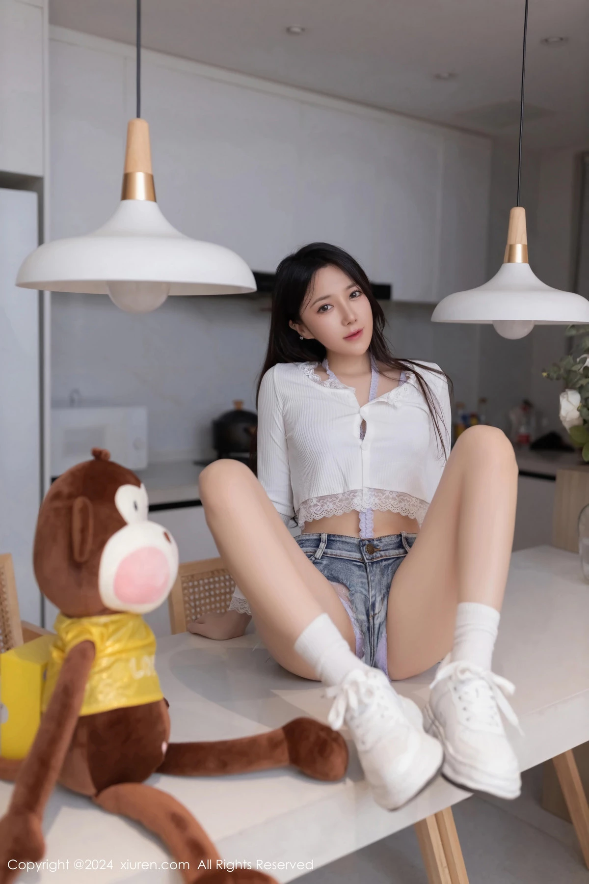 [[XiuRen秀人网]秀人网]No.8639_模特鱼子酱Fish性感白色短T配紫色情趣内衣秀曼妙身姿诱惑写真80P