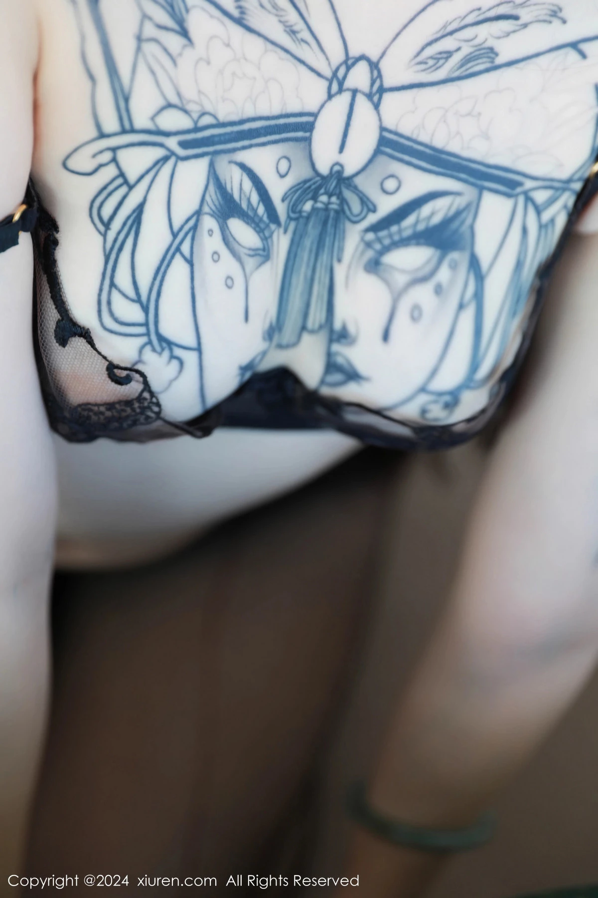 [[XiuRen秀人网]秀人网]No.8630_模特奶瓶性感红色长裙露黑色内衣配超薄黑丝秀曼妙身姿诱惑写真90P