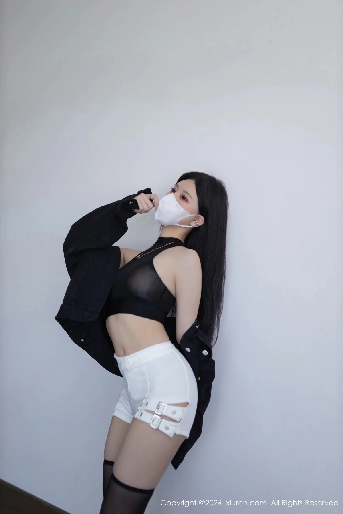 [[XiuRen秀人网]秀人网]No.8636_模特幼幼黑色外衣露性感黑色轻透内衣配黑丝袜秀美腿诱惑写真80P