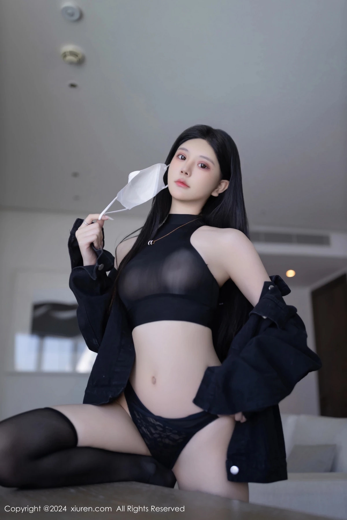 [[XiuRen秀人网]秀人网]No.8636_模特幼幼黑色外衣露性感黑色轻透内衣配黑丝袜秀美腿诱惑写真80P