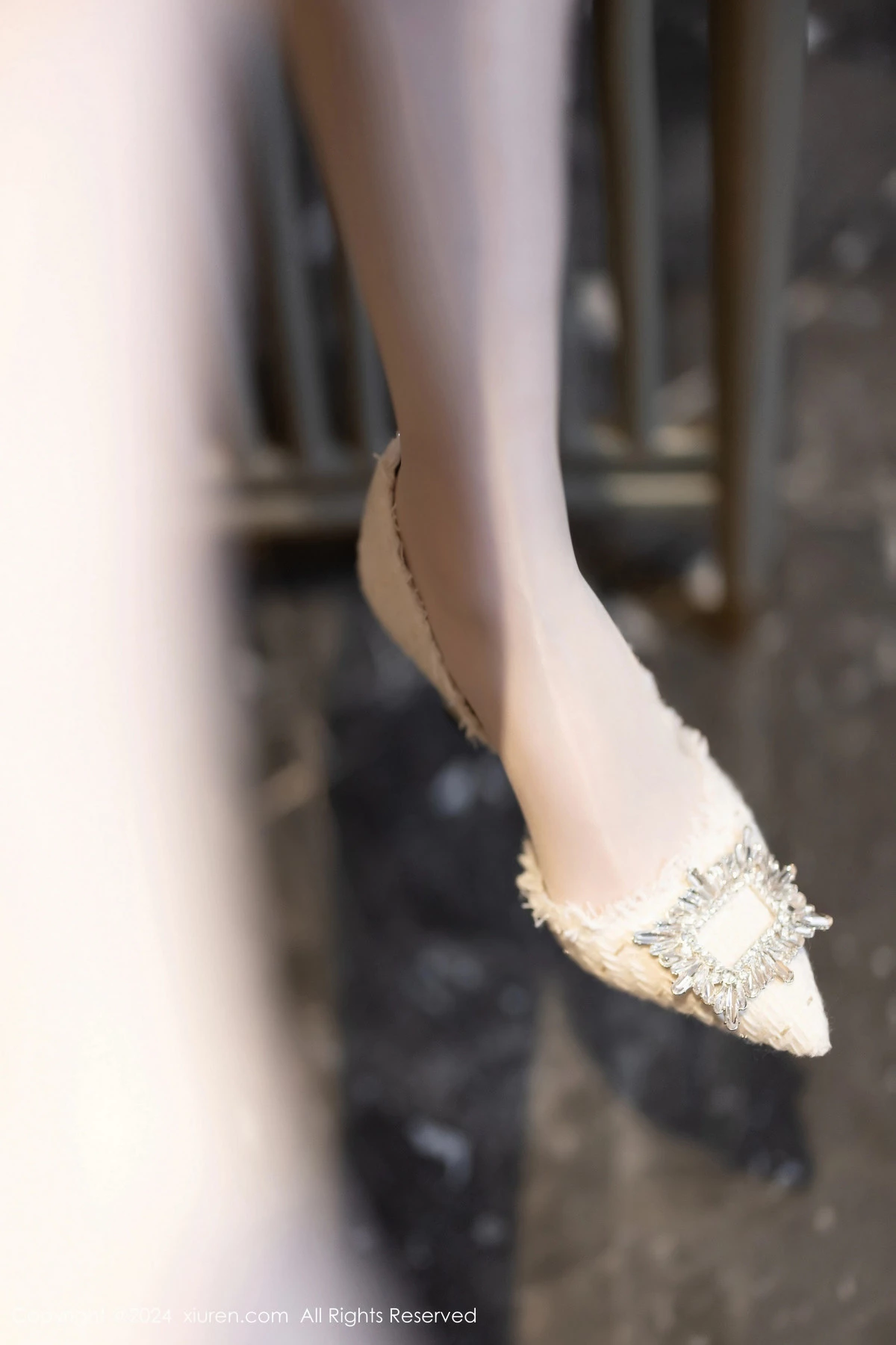 [[XiuRen秀人网]秀人网]No.8643_模特梦心玥性感浅蓝色连衣短裙配闪亮白丝秀高挑身材诱惑写真91P