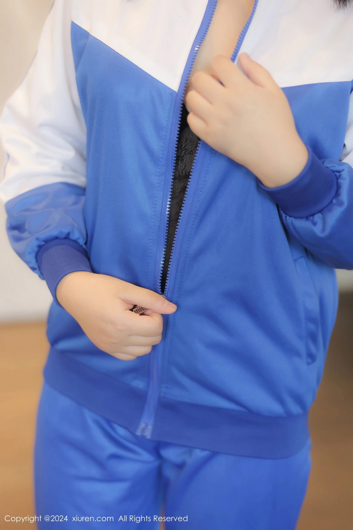 [[XiuRen秀人网]秀人网]No.8648_模特徐若兮性感学生装露黑色蕾丝情趣内衣秀曼妙身姿诱惑写真78P