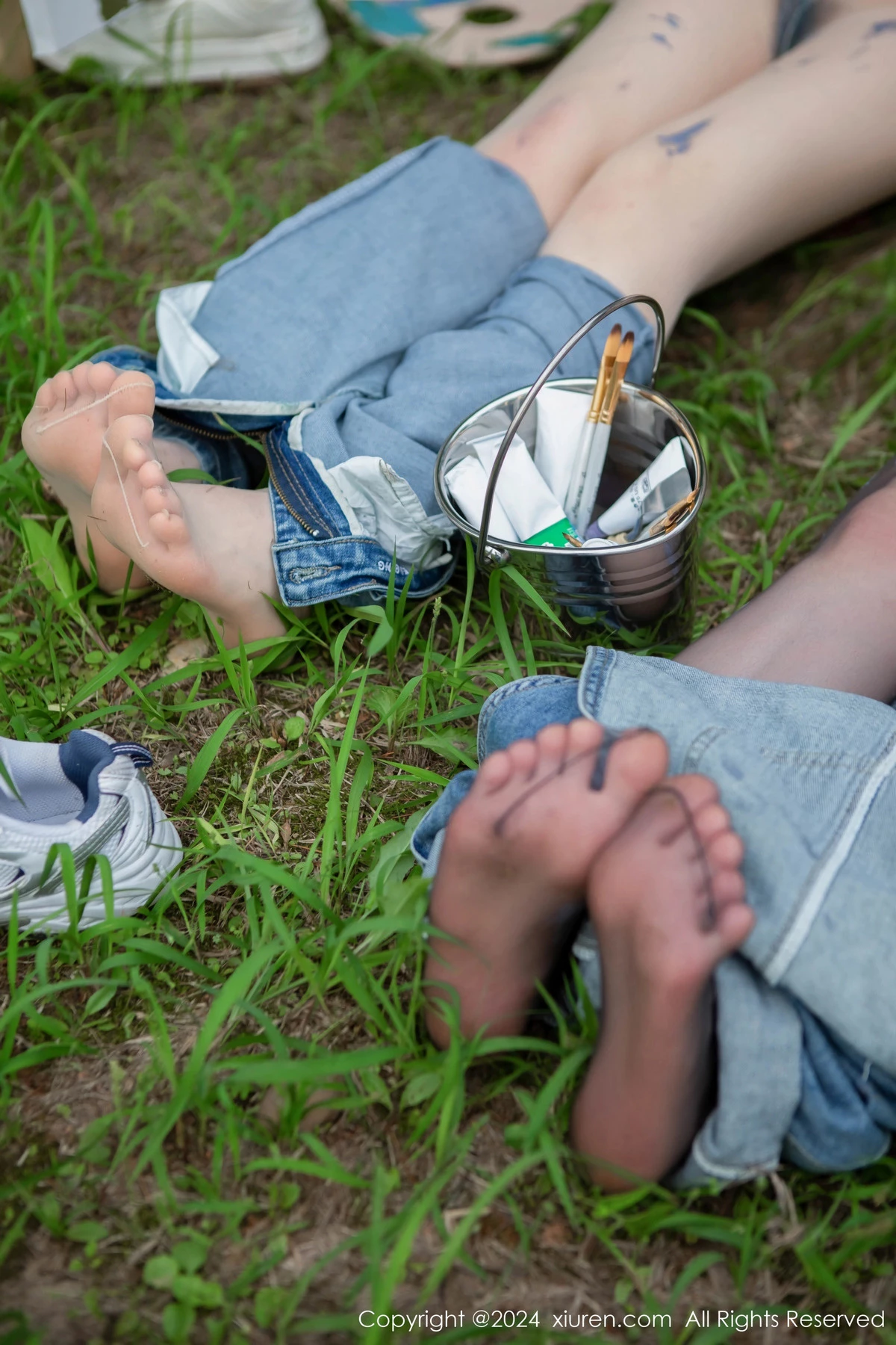 [[XiuRen秀人网]秀人网]No.8638_模特合集豆瓣酱户外性感白T配牛仔裤露超薄丝袜秀美腿诱惑写真73P