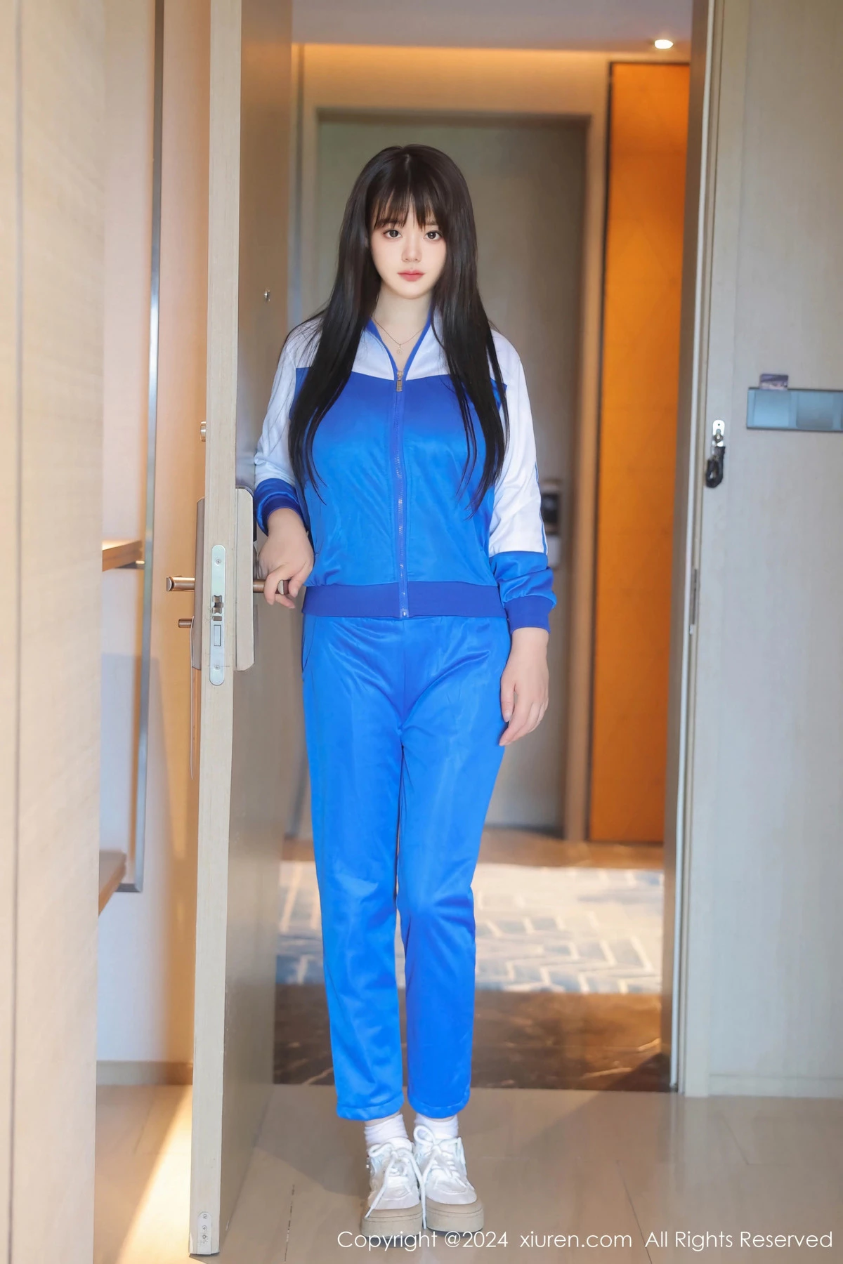 [[XiuRen秀人网]秀人网]No.8631_模特陈柒柒性感蓝色学妹服饰露白色内衣秀丰腴惹火身材诱惑写真87P