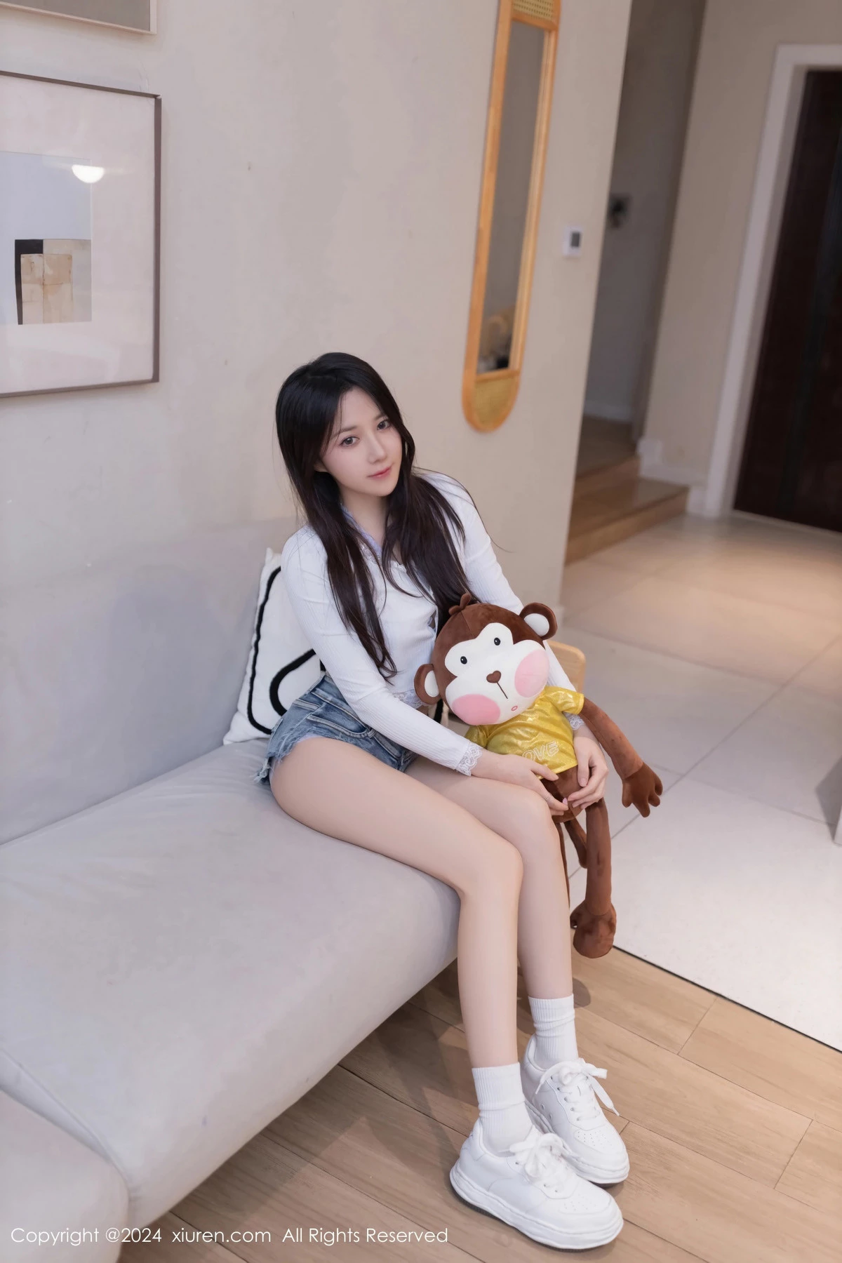 [[XiuRen秀人网]秀人网]No.8639_模特鱼子酱Fish性感白色短T配紫色情趣内衣秀曼妙身姿诱惑写真80P