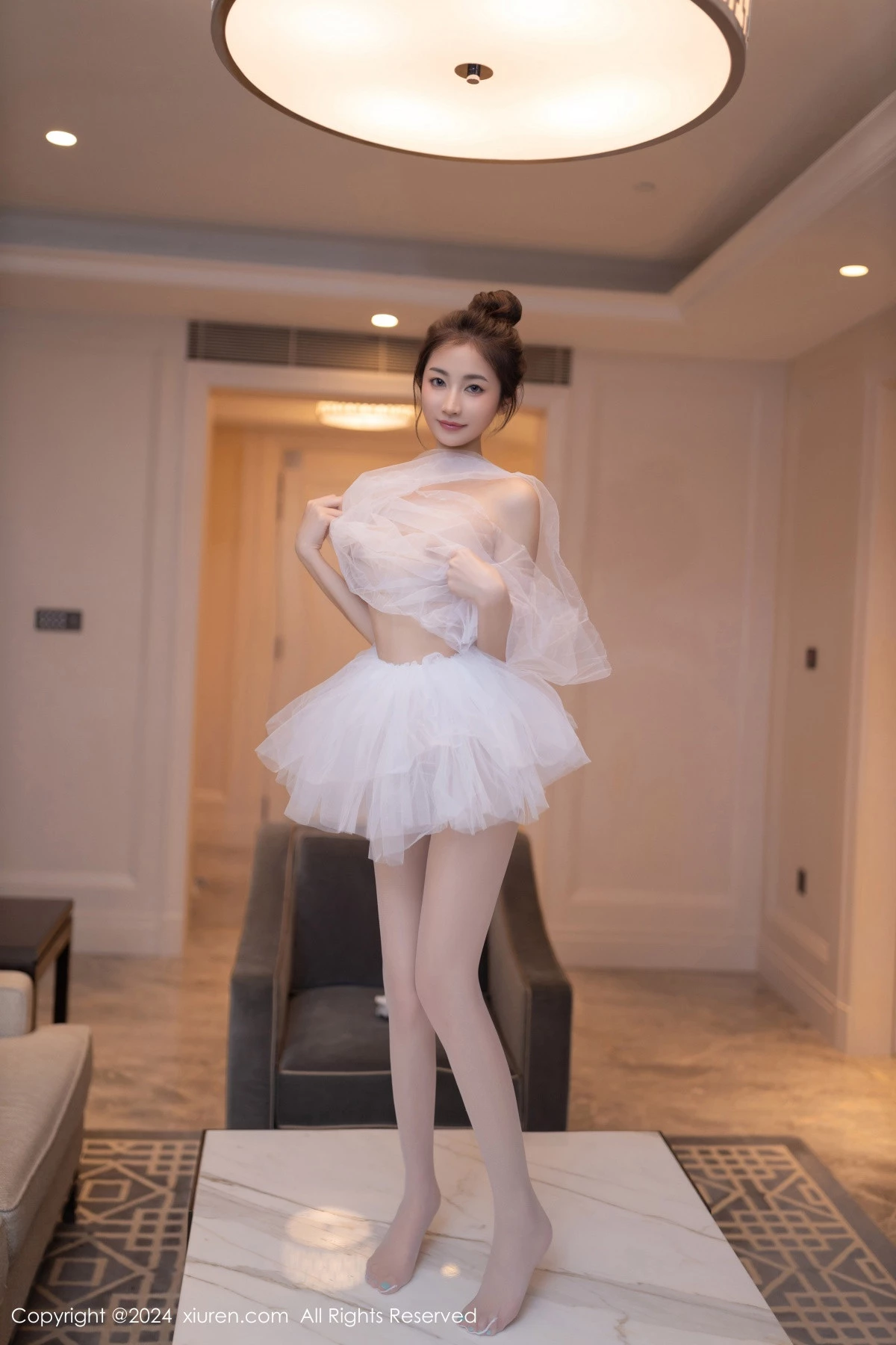 [[XiuRen秀人网]秀人网]No.8657_模特鱼尾fish私房性感白色芭蕾短裙配白丝袜秀美腿玉足迷人写真80P