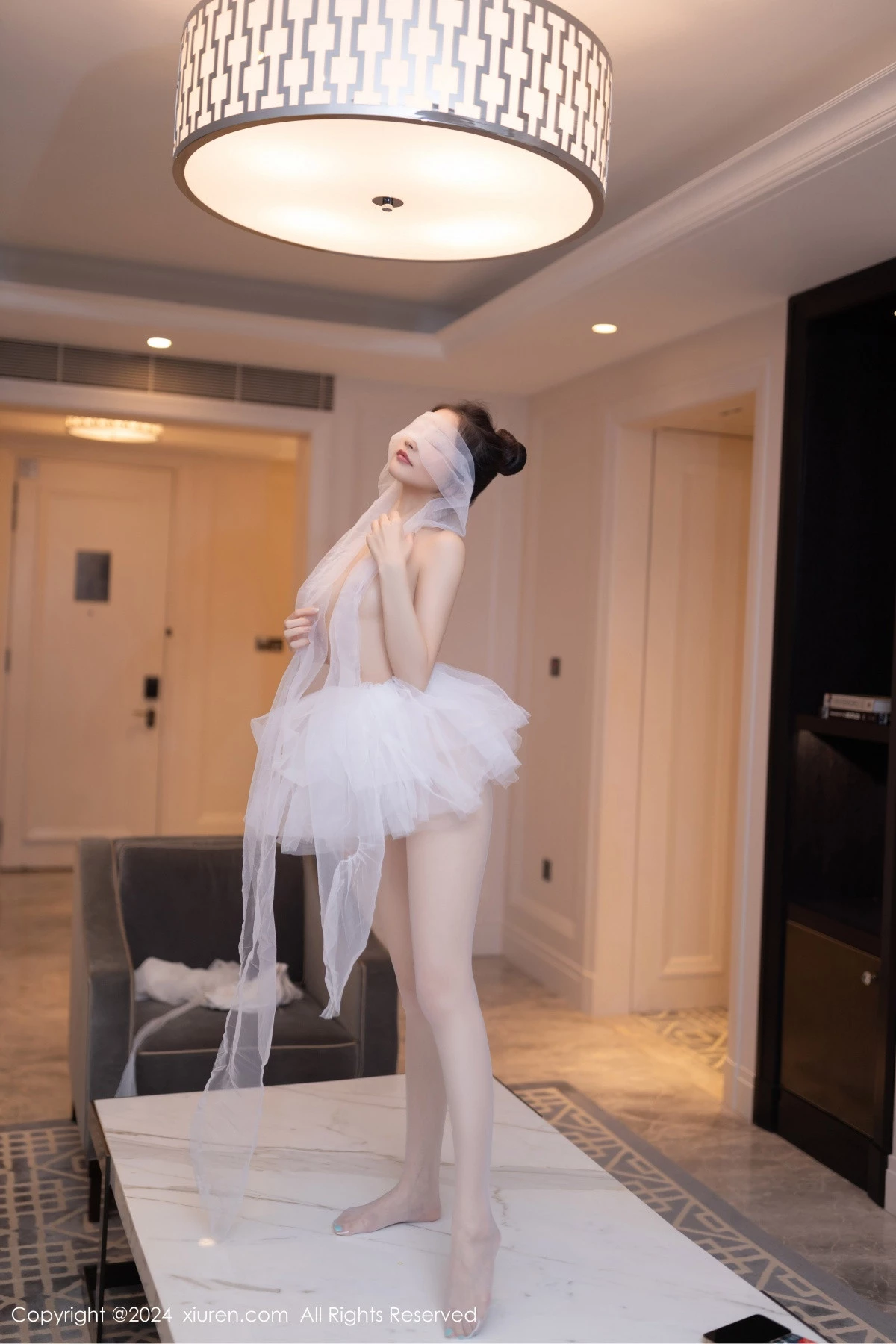[[XiuRen秀人网]秀人网]No.8657_模特鱼尾fish私房性感白色芭蕾短裙配白丝袜秀美腿玉足迷人写真80P