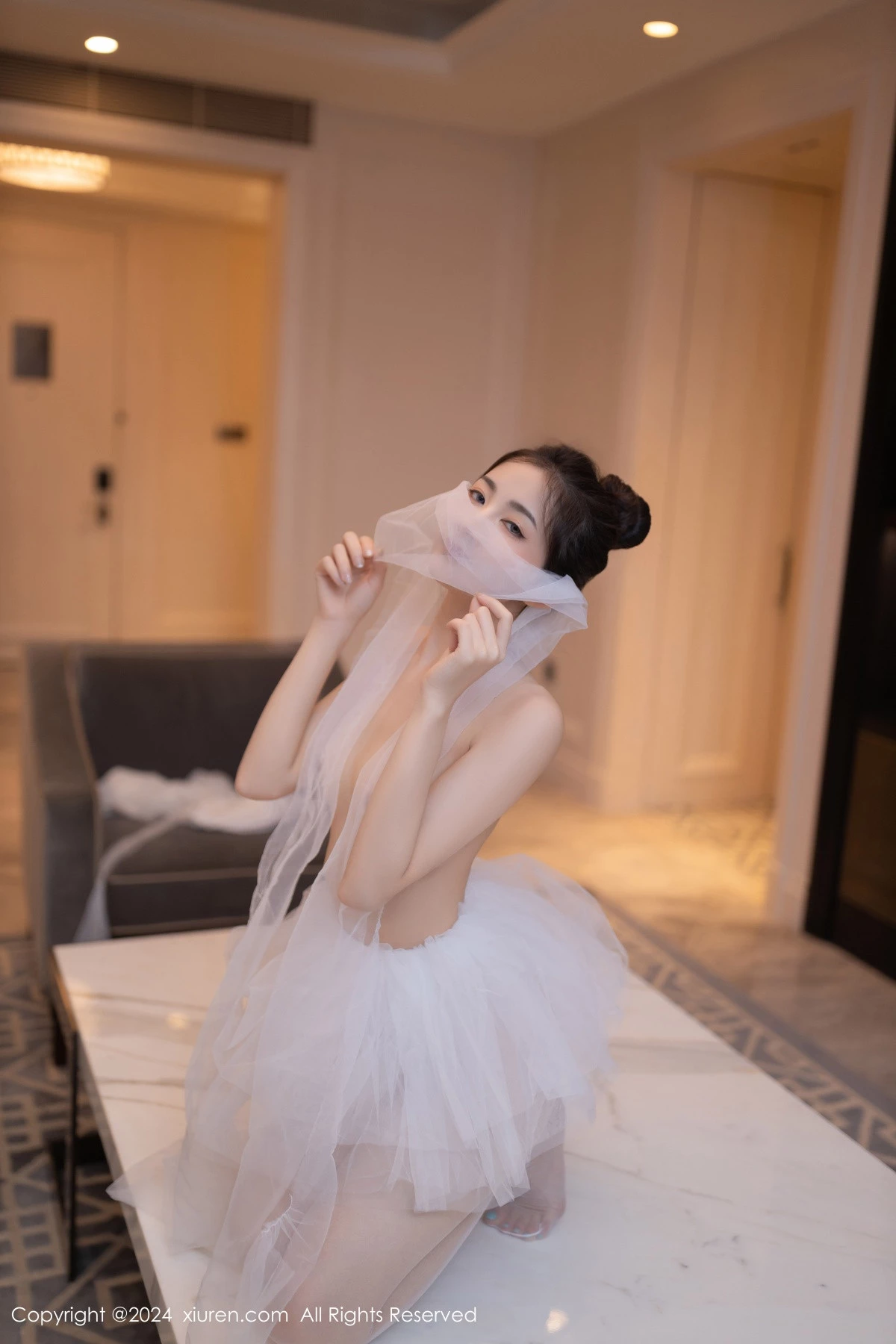 [[XiuRen秀人网]秀人网]No.8657_模特鱼尾fish私房性感白色芭蕾短裙配白丝袜秀美腿玉足迷人写真80P
