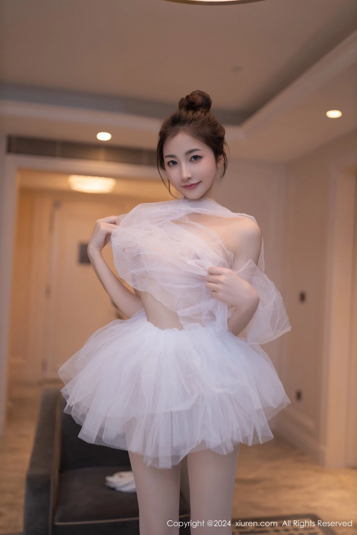 [[XiuRen秀人网]秀人网]No.8657_模特鱼尾fish私房性感白色芭蕾短裙配白丝袜秀美腿玉足迷人写真80P