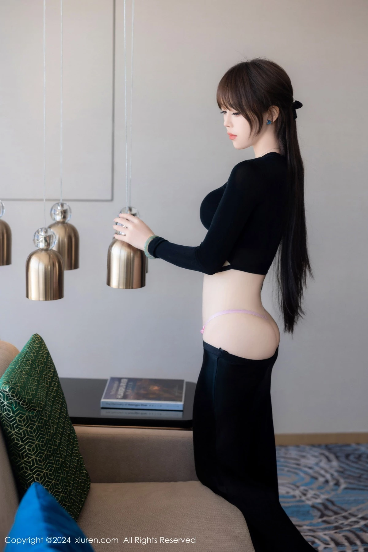 [[XiuRen秀人网]秀人网]No.8661_模特奶瓶性感黑色上衣配黑色长裙露粉黑内衣秀曼妙身姿诱惑写真83P