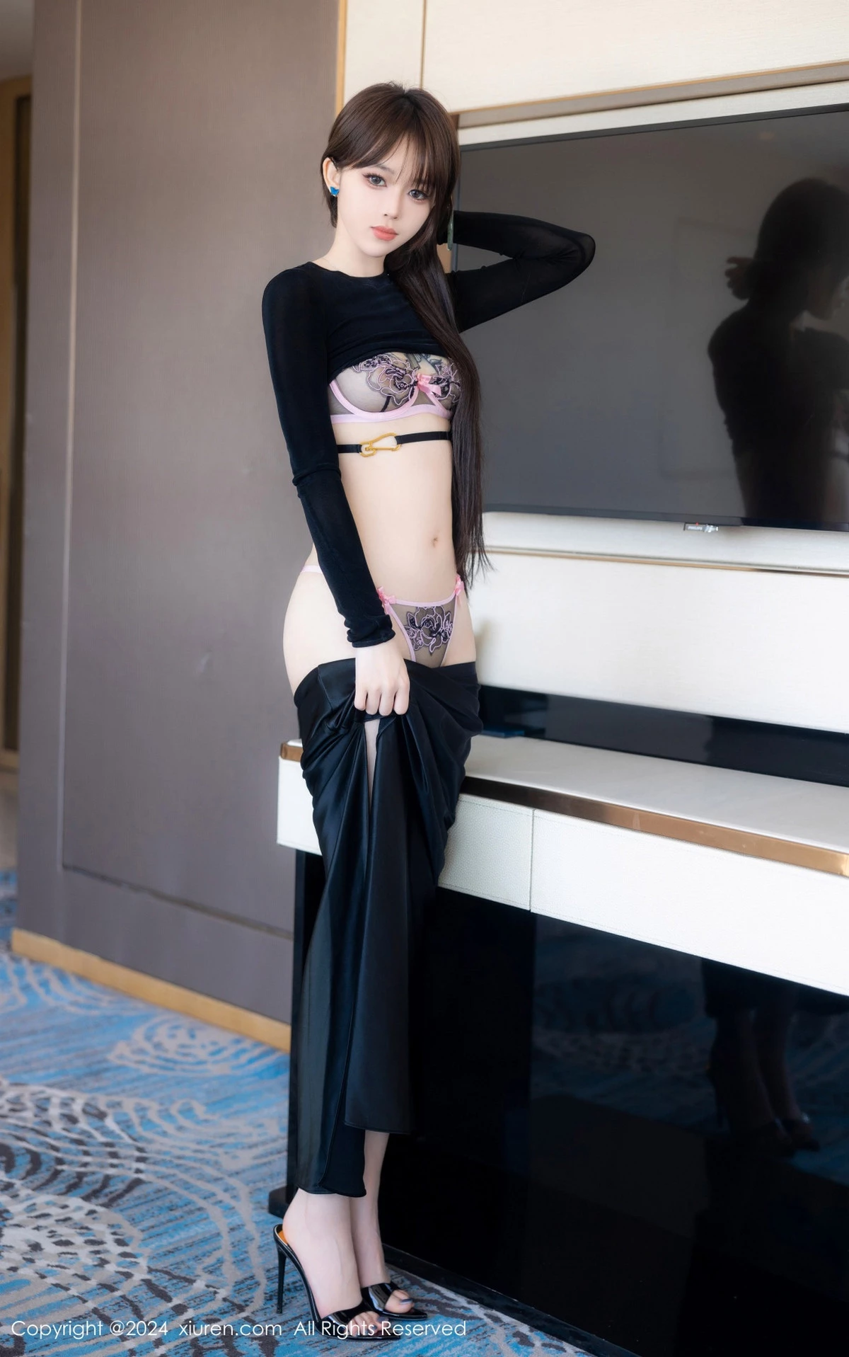 [[XiuRen秀人网]秀人网]No.8661_模特奶瓶性感黑色上衣配黑色长裙露粉黑内衣秀曼妙身姿诱惑写真83P