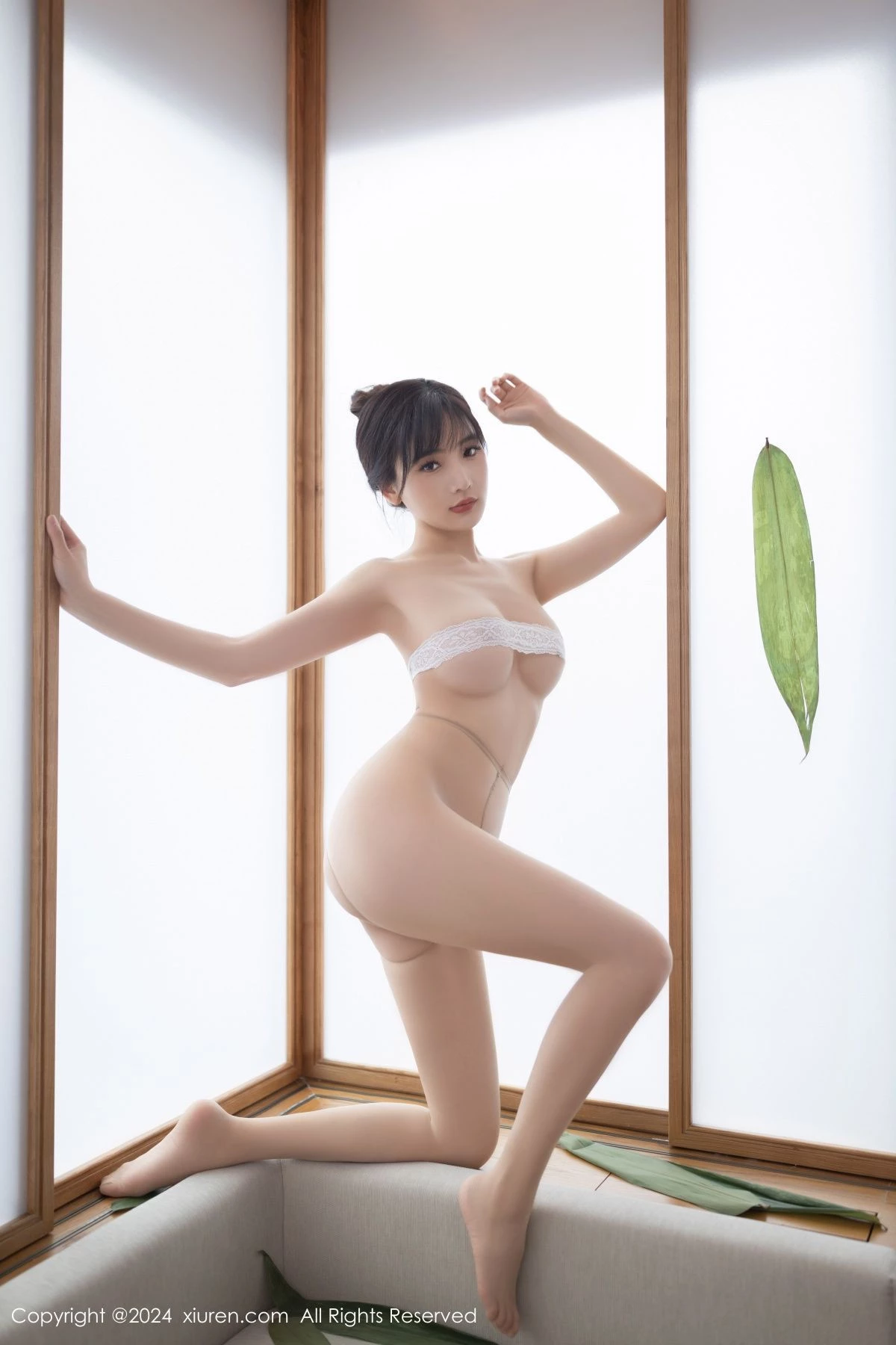 [[XiuRen秀人网]秀人网]No.8665_模特陆萱萱端午节主题性感白色连衣短裙配超薄肉丝完美诱惑写真80P