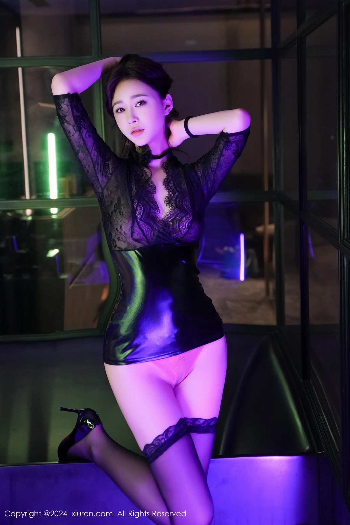 [[XiuRen秀人网]秀人网]No.8660_模特软糖爱喝奶性感黑色西服露黑色情趣内衣配超薄黑丝魅惑写真72P