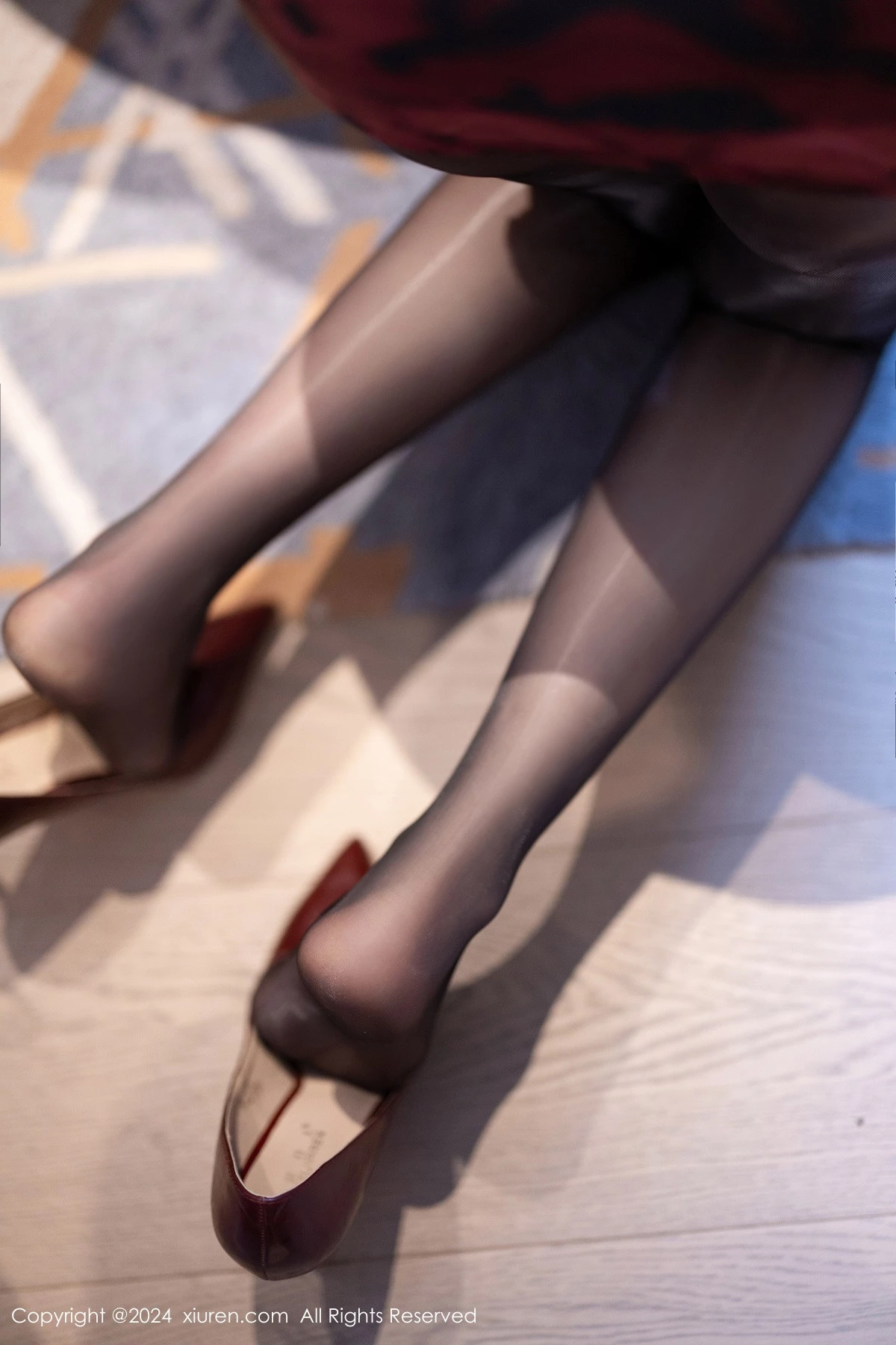 [[XiuRen秀人网]秀人网]No.8664_女神徐莉芝Booty性感浅红色连衣短裙配闪亮黑丝秀美腿诱惑写真88P