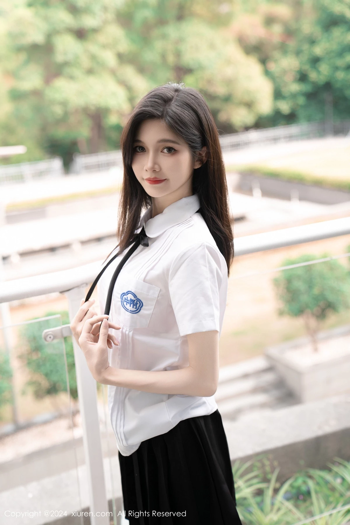 [[XiuRen秀人网]秀人网]No.8671_模特程程程性感学生制服半脱露粉色内衣秀苗条身材迷人诱惑写真90P