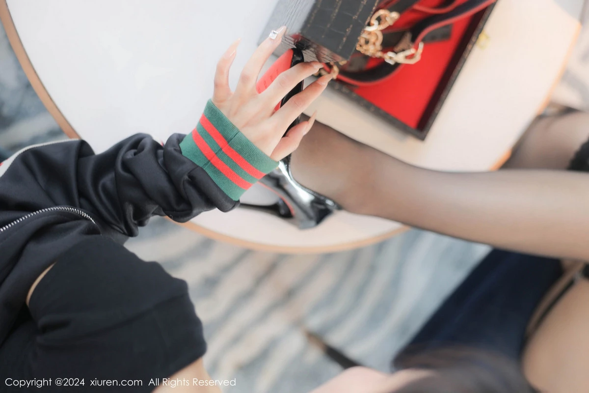 [[XiuRen秀人网]秀人网]No.8668_模特合集周周不吃香菜私房性感姐妹花黑色内衣完美诱惑写真85P