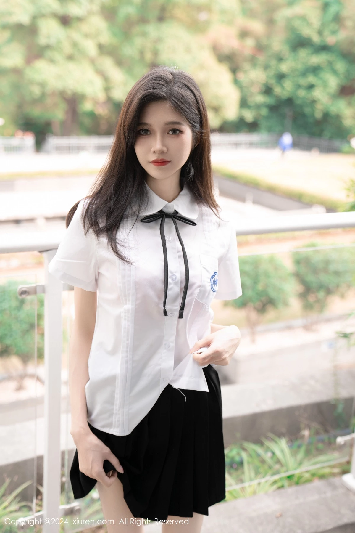 [[XiuRen秀人网]秀人网]No.8671_模特程程程性感学生制服半脱露粉色内衣秀苗条身材迷人诱惑写真90P