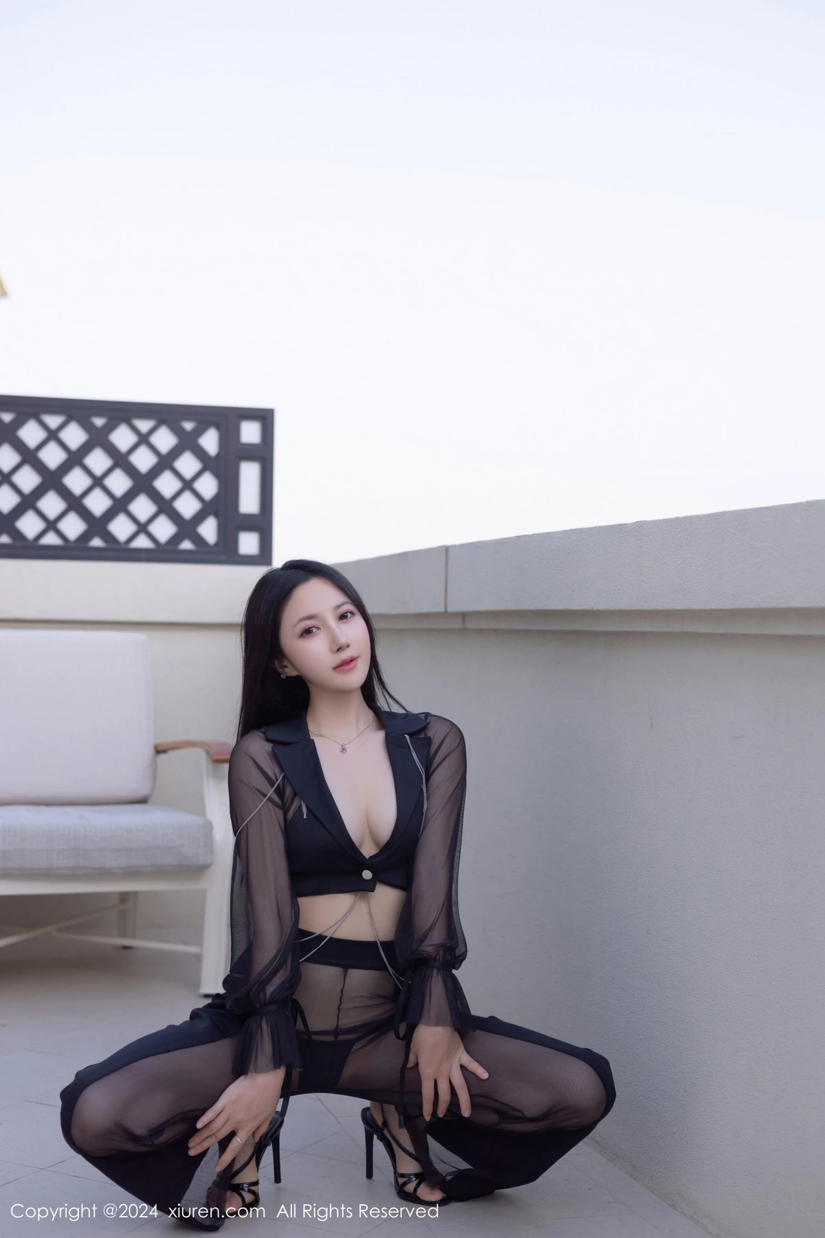 [[XiuRen秀人网]秀人网]No.8675_模特鱼子酱Fish性感秘书OL服饰露黑色情趣内衣迷人诱惑写真80P