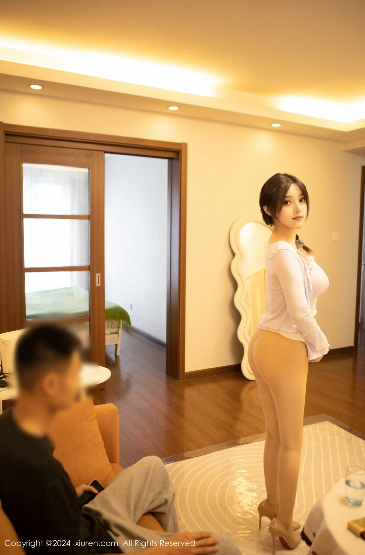 [[XiuRen秀人网]秀人网]No.8677_模特豆瓣酱场景拍摄性感浅紫上衣配超薄肉丝秀丰腴身材诱惑写真89P