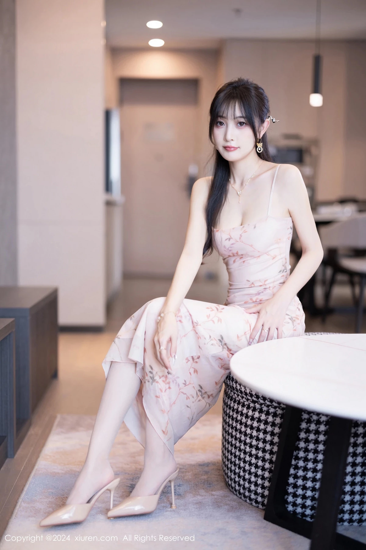 [[XiuRen秀人网]秀人网]No.8682_模特林星阑性感浅粉色连衣裙+灰色连体内衣秀曼妙身姿诱惑写真82P