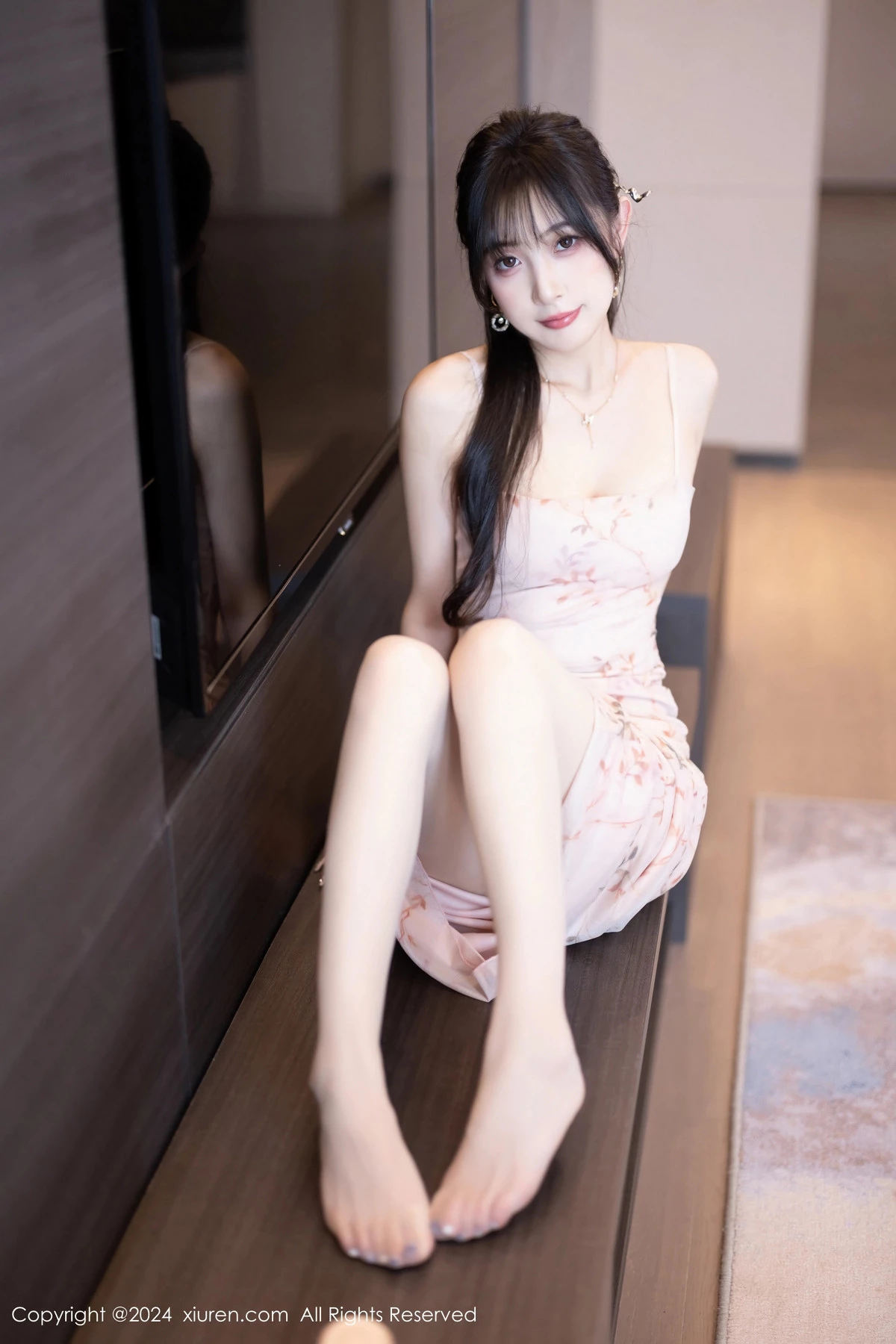 [[XiuRen秀人网]秀人网]No.8682_模特林星阑性感浅粉色连衣裙+灰色连体内衣秀曼妙身姿诱惑写真82P