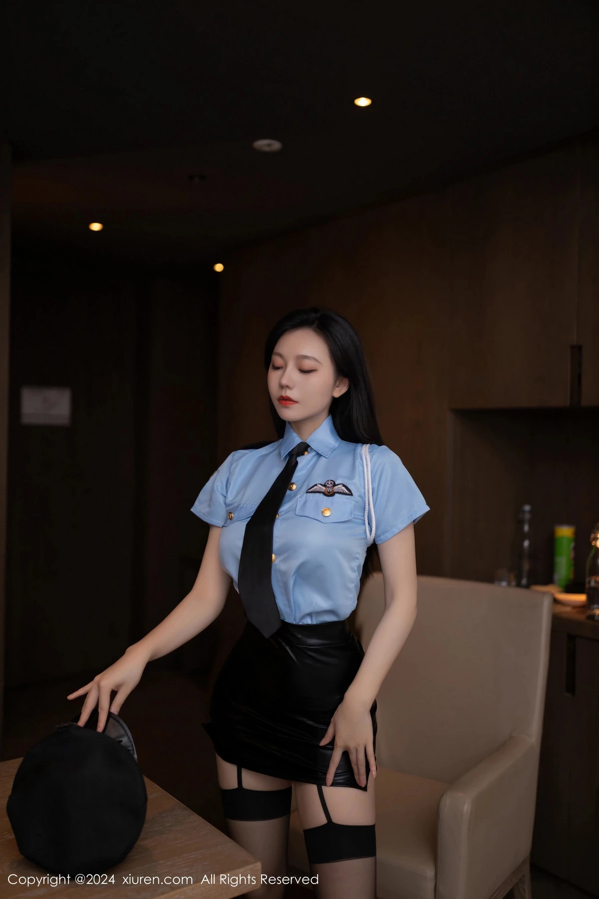 [[XiuRen秀人网]秀人网]No.8681_模特安然anran性感蓝色制服露黑色内衣配黑丝吊袜撩人诱惑写真80P