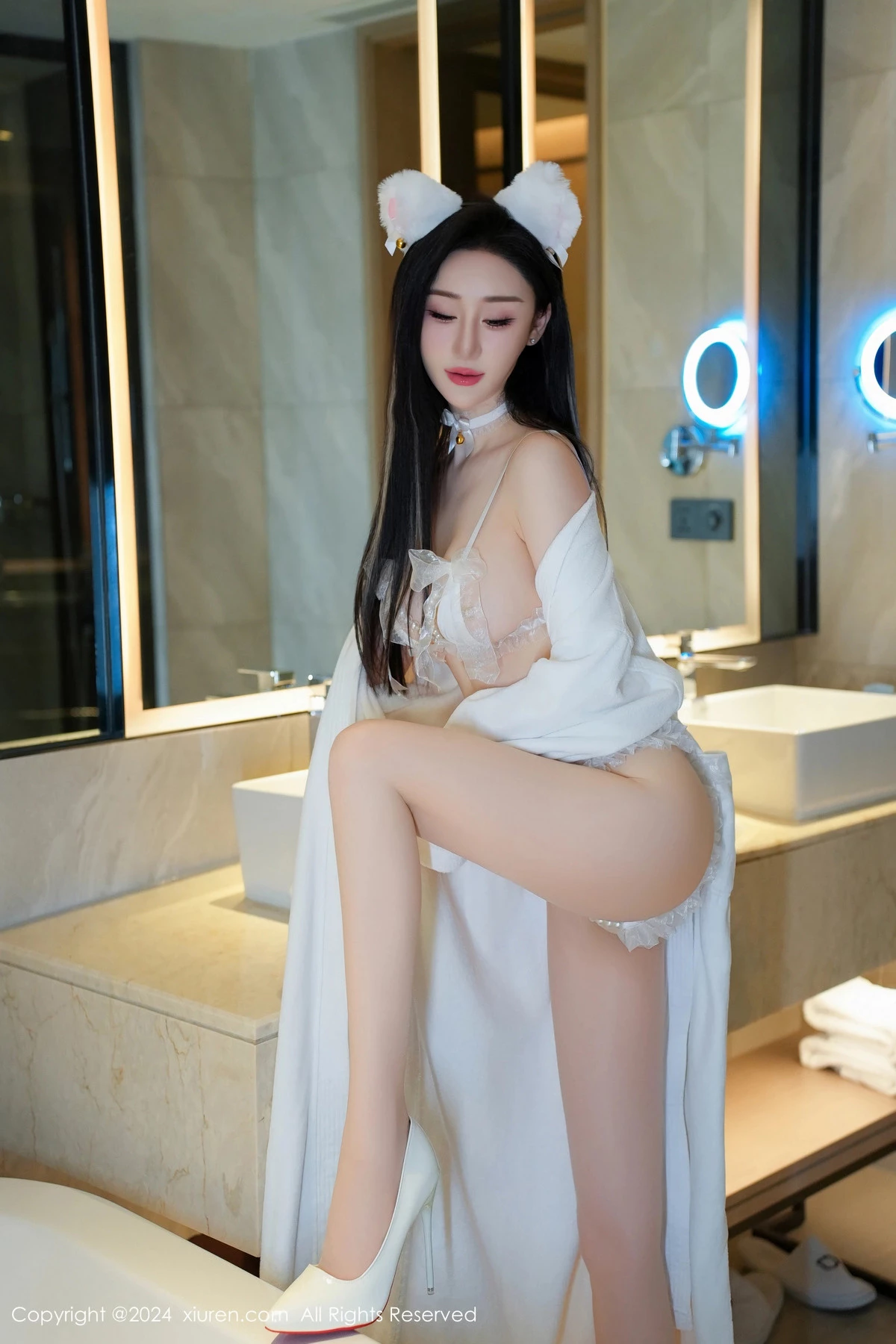 [[XiuRen秀人网]秀人网]No.8679_模特田兮白性感白色珍珠情趣内衣配超薄白丝秀惹火身材诱惑写真124P