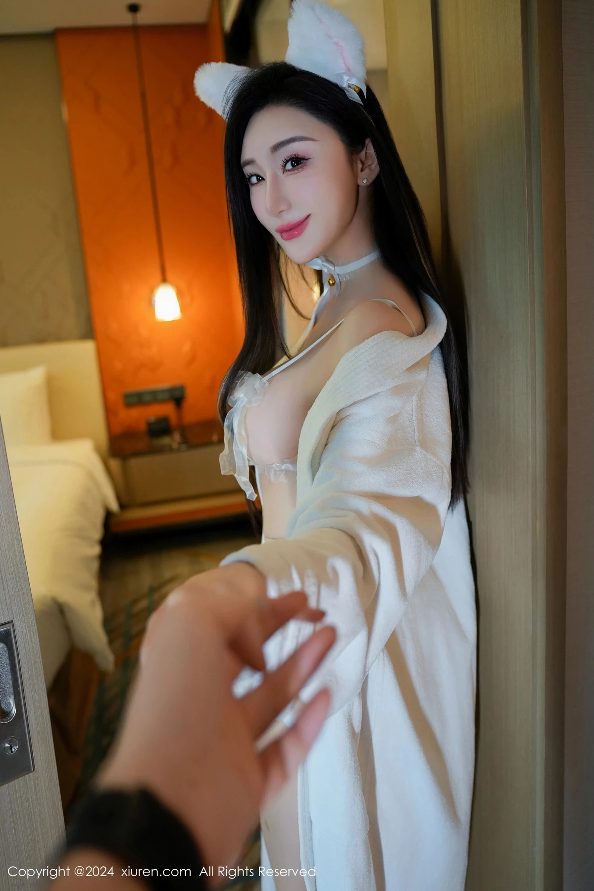 [[XiuRen秀人网]秀人网]No.8679_模特田兮白性感白色珍珠情趣内衣配超薄白丝秀惹火身材诱惑写真124P