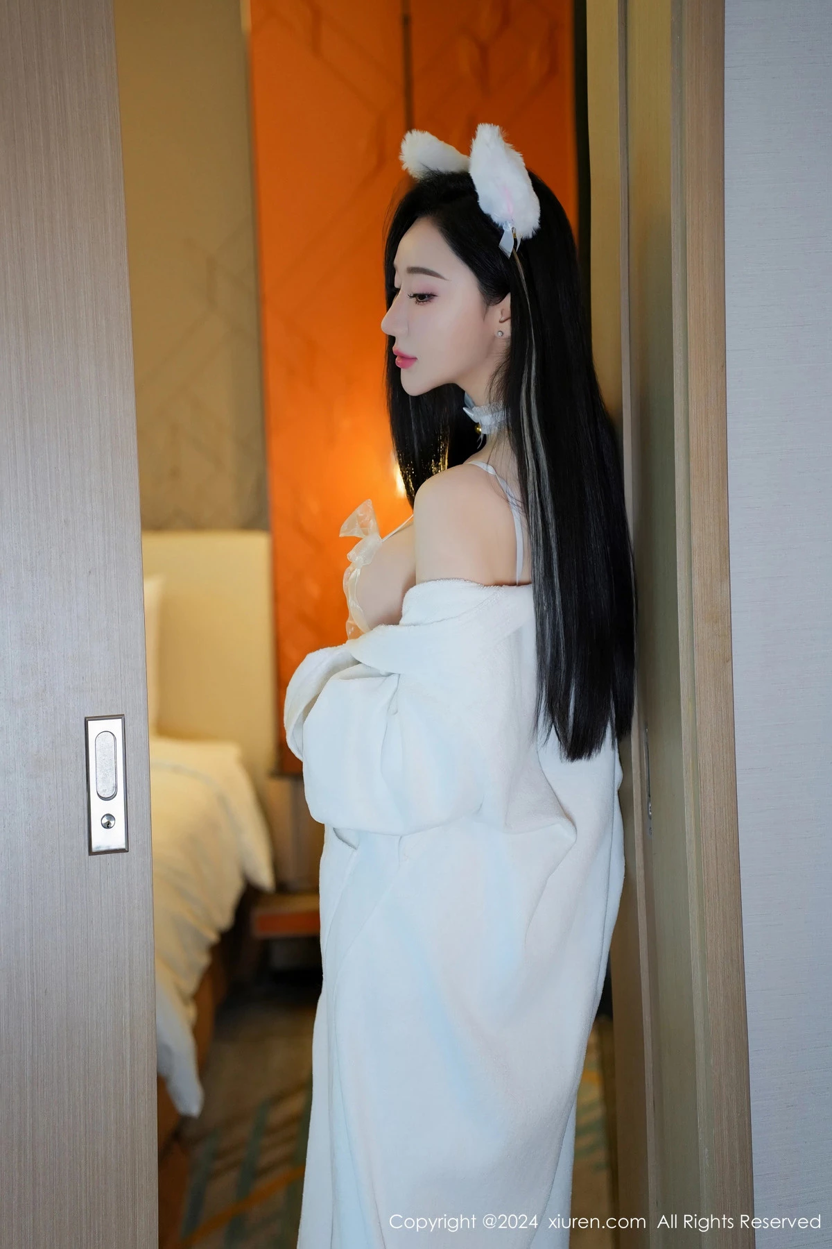 [[XiuRen秀人网]秀人网]No.8679_模特田兮白性感白色珍珠情趣内衣配超薄白丝秀惹火身材诱惑写真124P