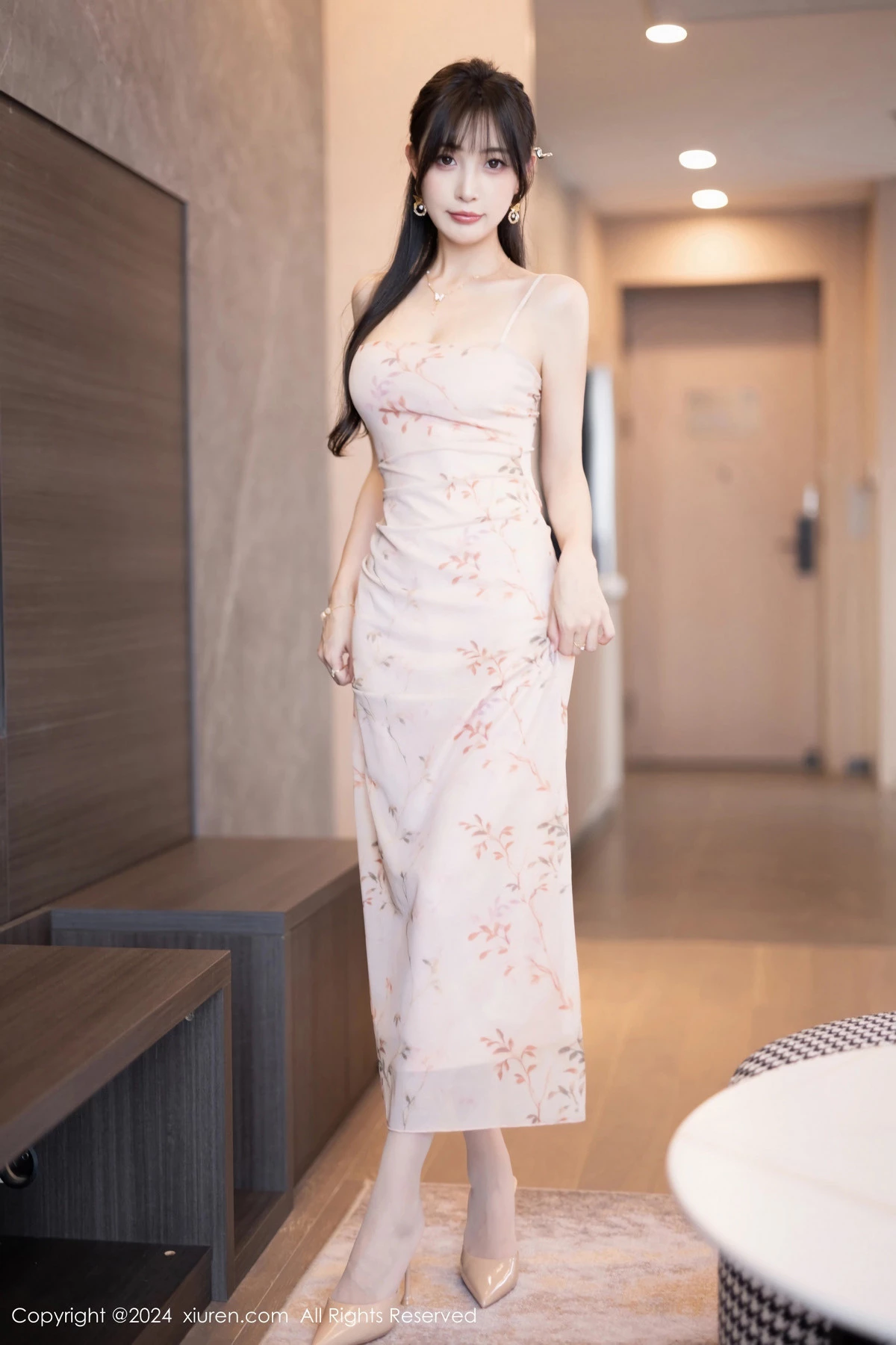 [[XiuRen秀人网]秀人网]No.8682_模特林星阑性感浅粉色连衣裙+灰色连体内衣秀曼妙身姿诱惑写真82P