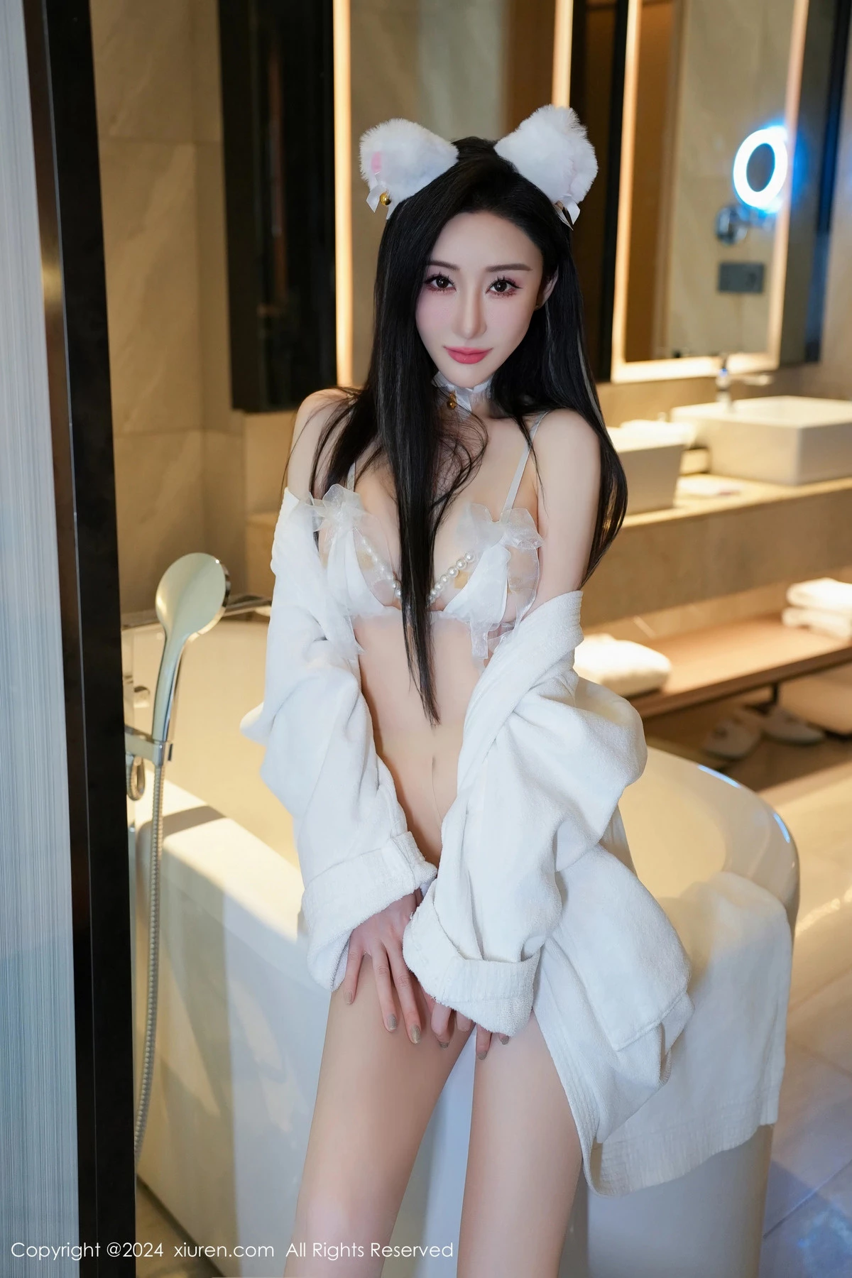 [[XiuRen秀人网]秀人网]No.8679_模特田兮白性感白色珍珠情趣内衣配超薄白丝秀惹火身材诱惑写真124P