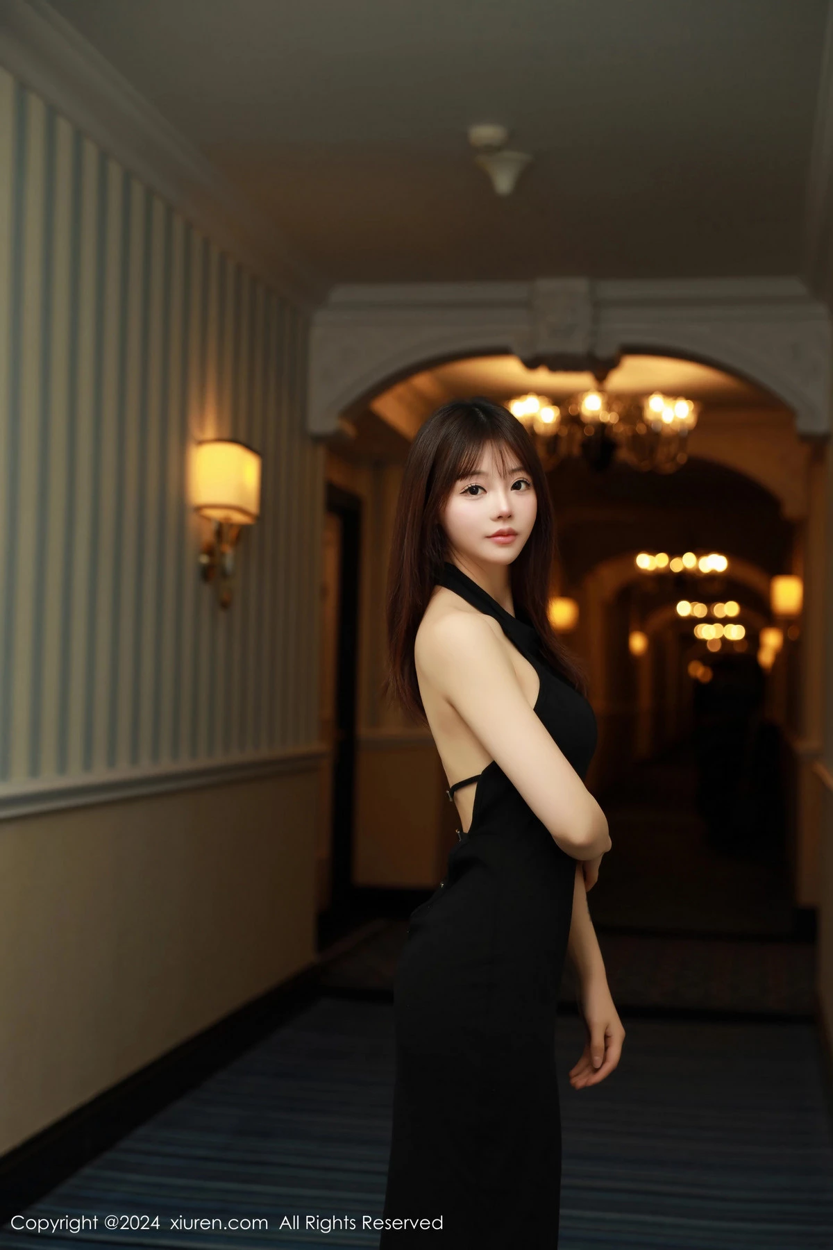 [[XiuRen秀人网]秀人网]No.8685_模特佘贝拉Bella性感白色连衣裙配珍珠情趣内衣秀完美身材写真65P