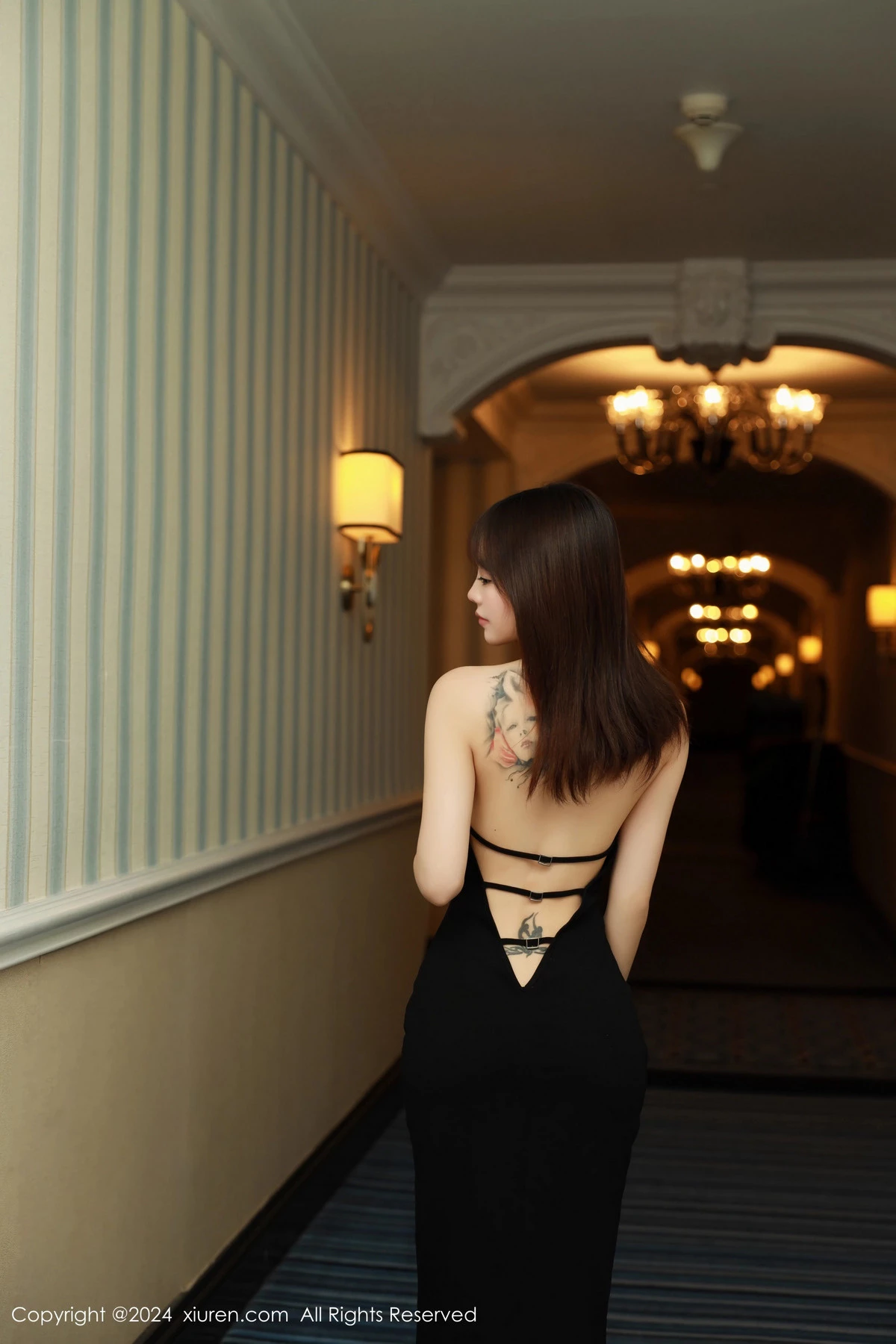 [[XiuRen秀人网]秀人网]No.8685_模特佘贝拉Bella性感白色连衣裙配珍珠情趣内衣秀完美身材写真65P