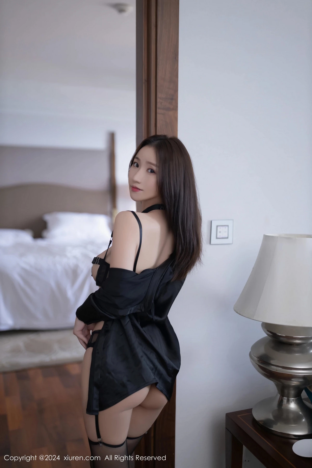 [[XiuRen秀人网]秀人网]No.8688_模特杏子Yada性感黑色衬衫露黑色情趣内衣秀曼妙身姿诱惑写真79P