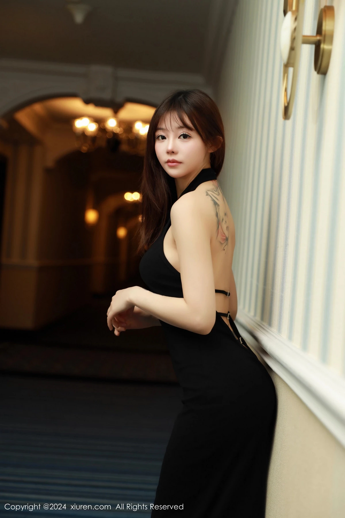 [[XiuRen秀人网]秀人网]No.8685_模特佘贝拉Bella性感白色连衣裙配珍珠情趣内衣秀完美身材写真65P