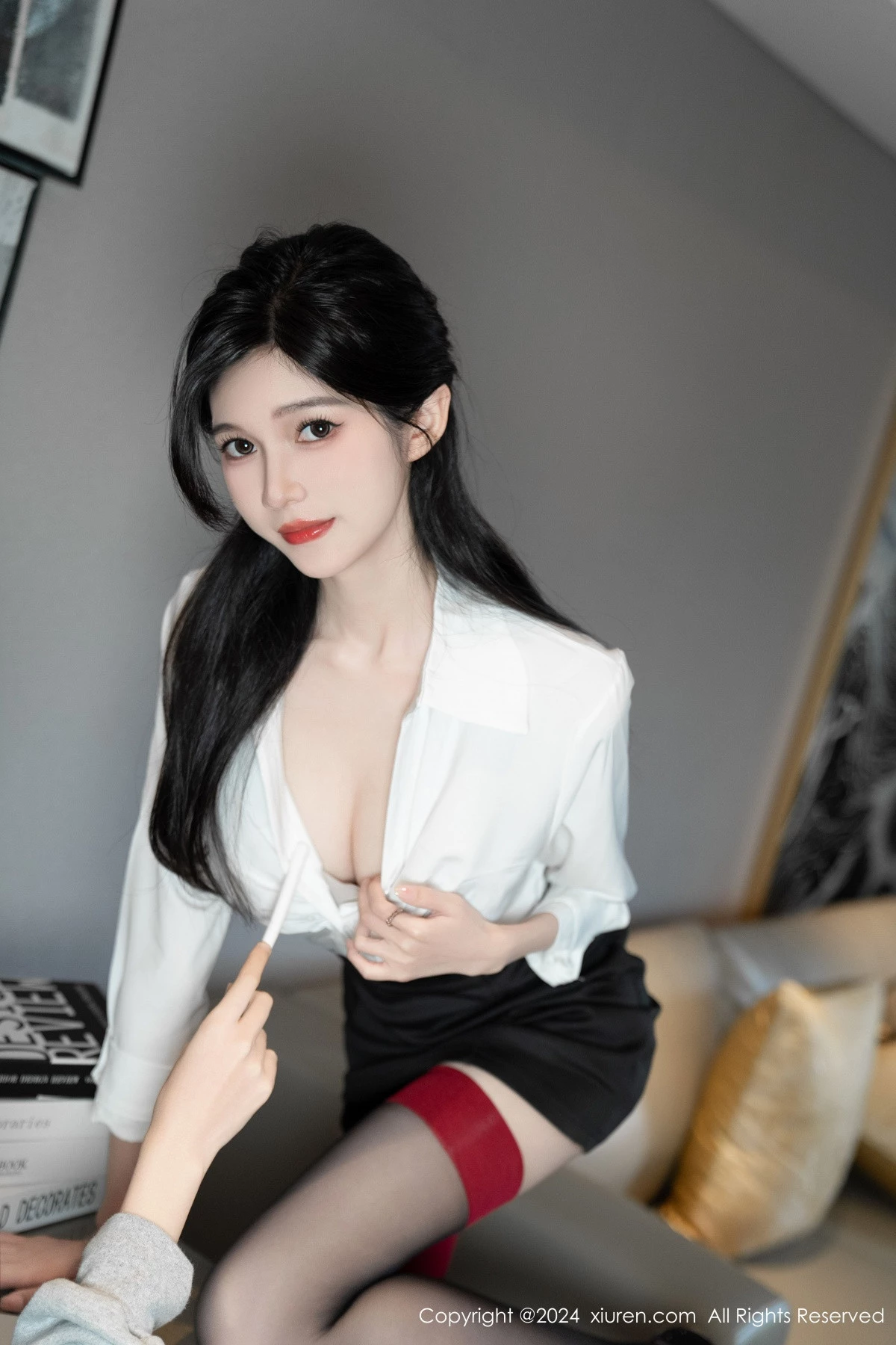 [[XiuRen秀人网]秀人网]No.8697_模特程程程性感OL服饰露紫色内衣配黑丝袜秀苗条身材迷人写真93P