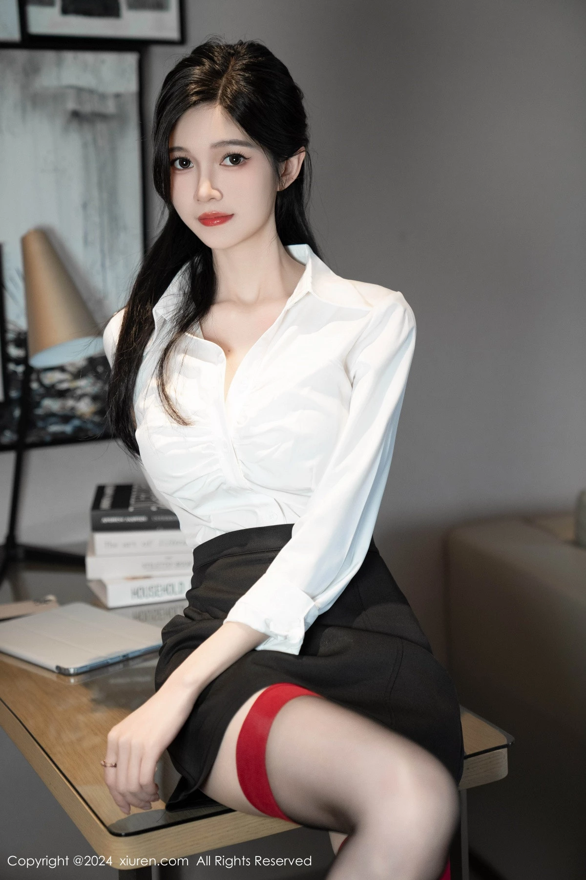 [[XiuRen秀人网]秀人网]No.8697_模特程程程性感OL服饰露紫色内衣配黑丝袜秀苗条身材迷人写真93P