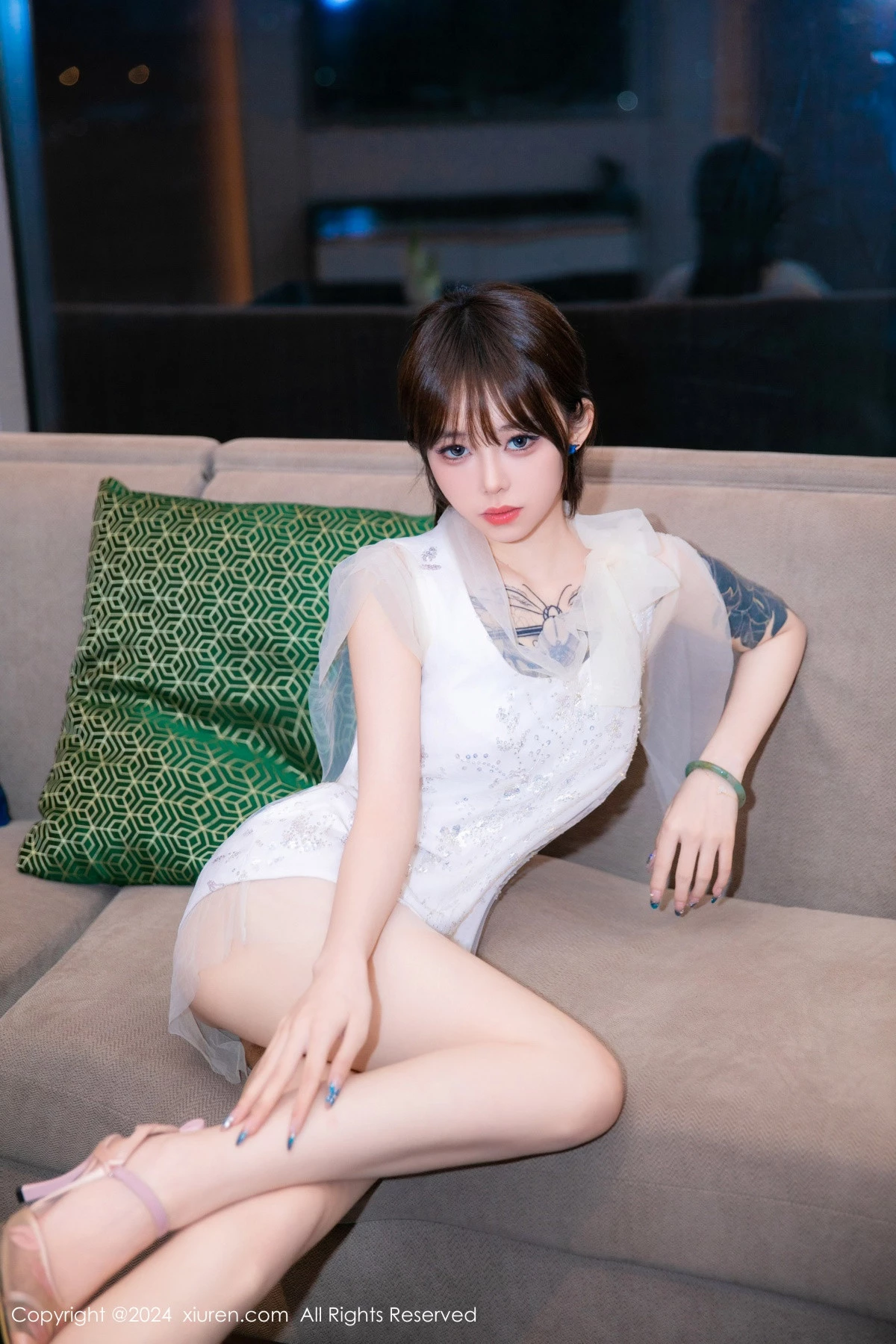 [[XiuRen秀人网]秀人网]No.8696_模特奶瓶性感白色连衣短裙露粉色情趣内衣秀曼妙身姿诱惑写真81P