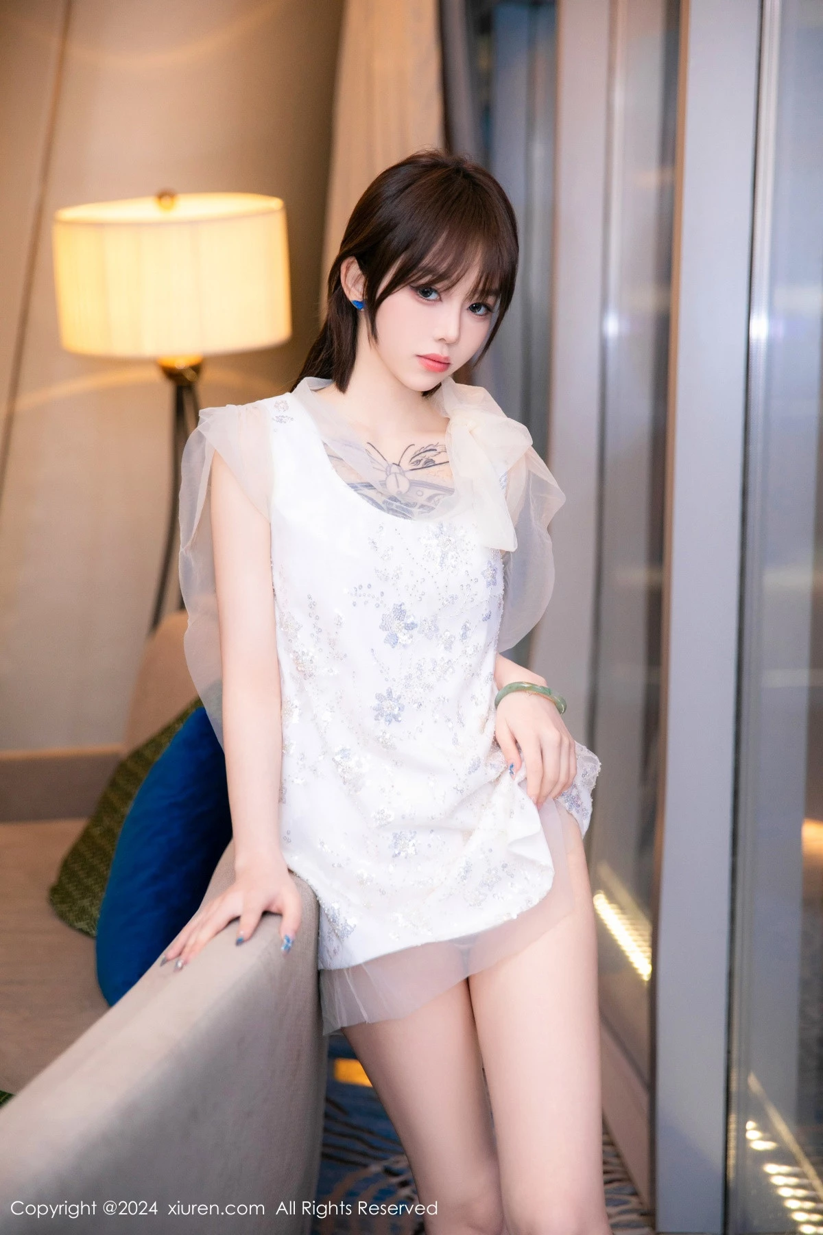 [[XiuRen秀人网]秀人网]No.8696_模特奶瓶性感白色连衣短裙露粉色情趣内衣秀曼妙身姿诱惑写真81P