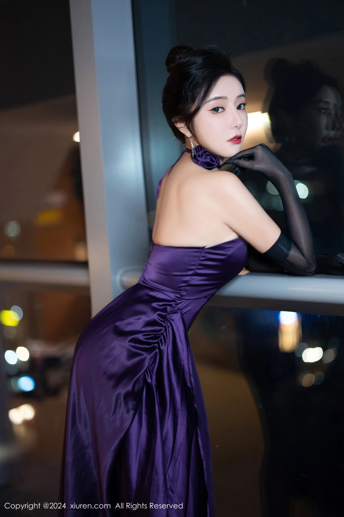 [[XiuRen秀人网]秀人网]No.8698_女神王馨瑶yanni性感紫色露肩连衣裙配紫丝袜秀完美身材诱惑写真80P