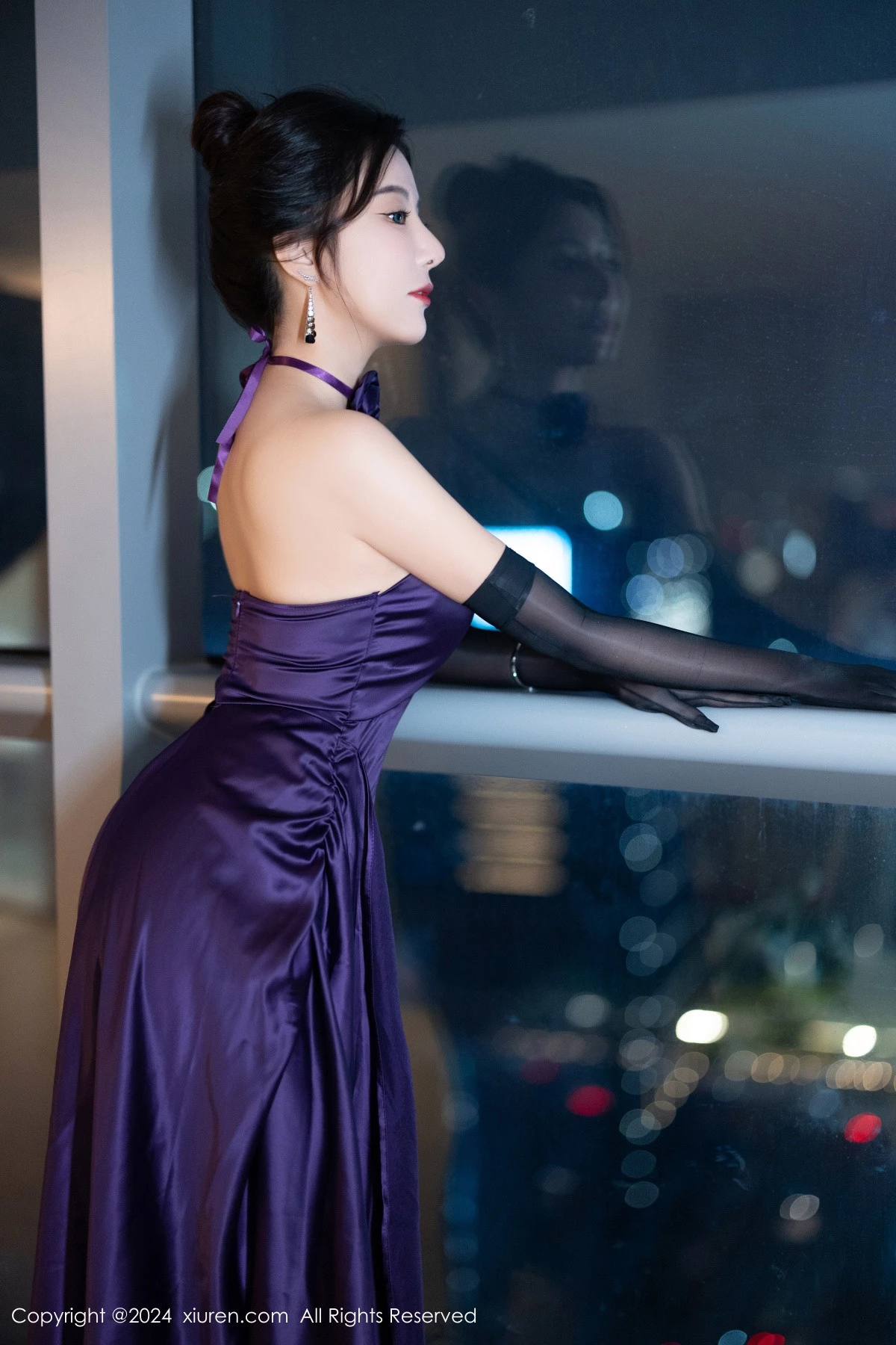 [[XiuRen秀人网]秀人网]No.8698_女神王馨瑶yanni性感紫色露肩连衣裙配紫丝袜秀完美身材诱惑写真80P