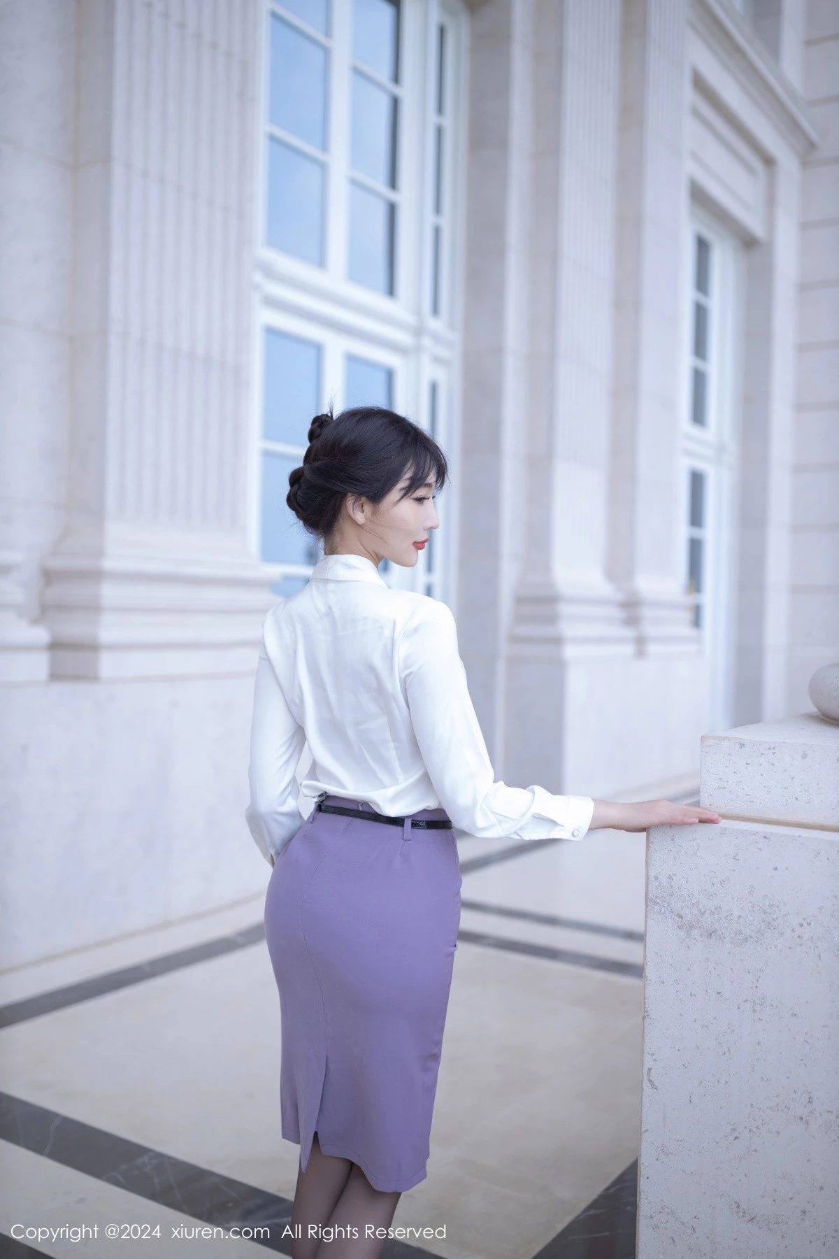 [[XiuRen秀人网]秀人网]No.8700_模特陆萱萱性感白T配紫短裙露白色内衣配超薄黑丝极致魅惑写真81P